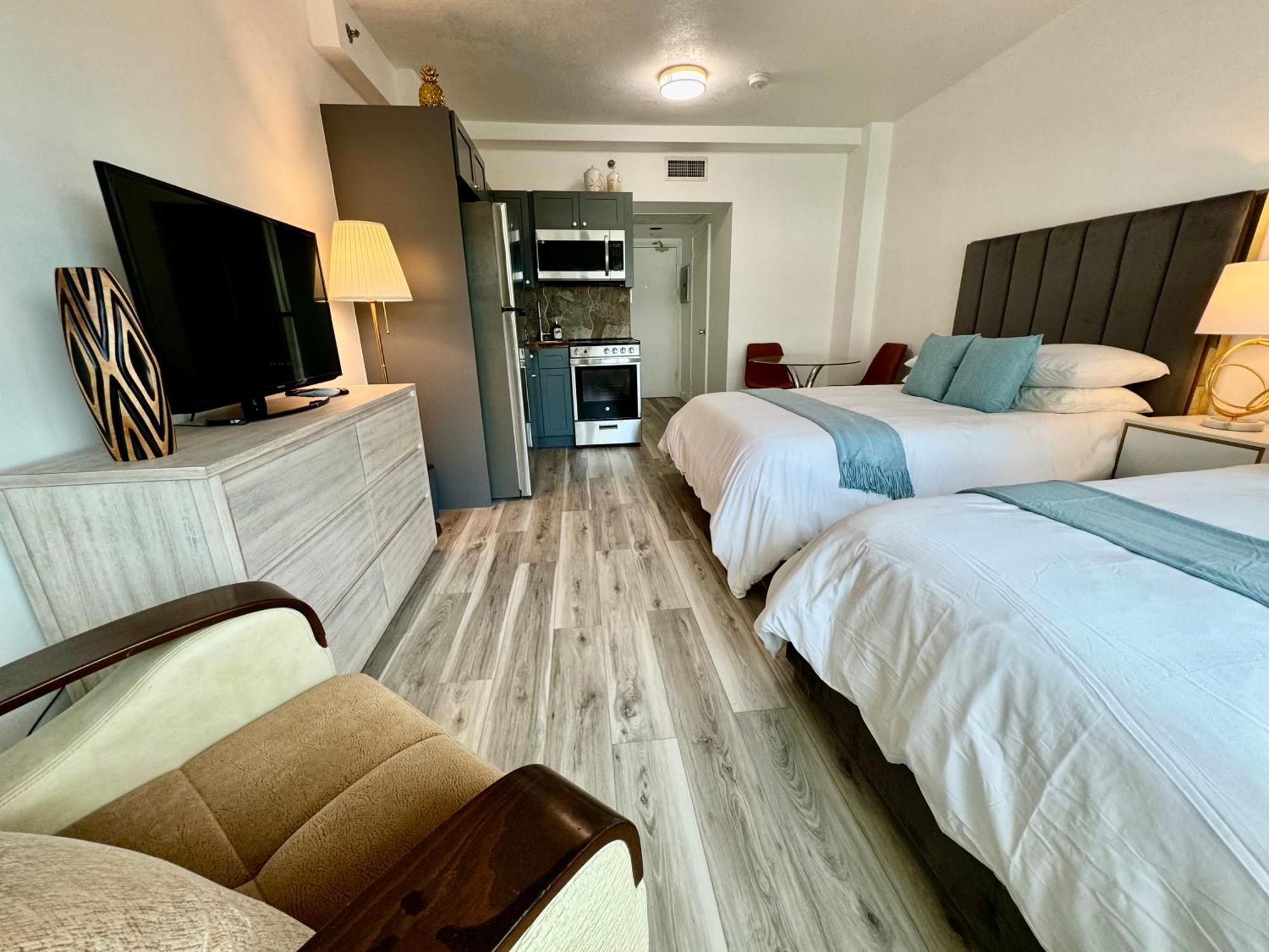 Directly On The With Pool & Parking Miami Beach