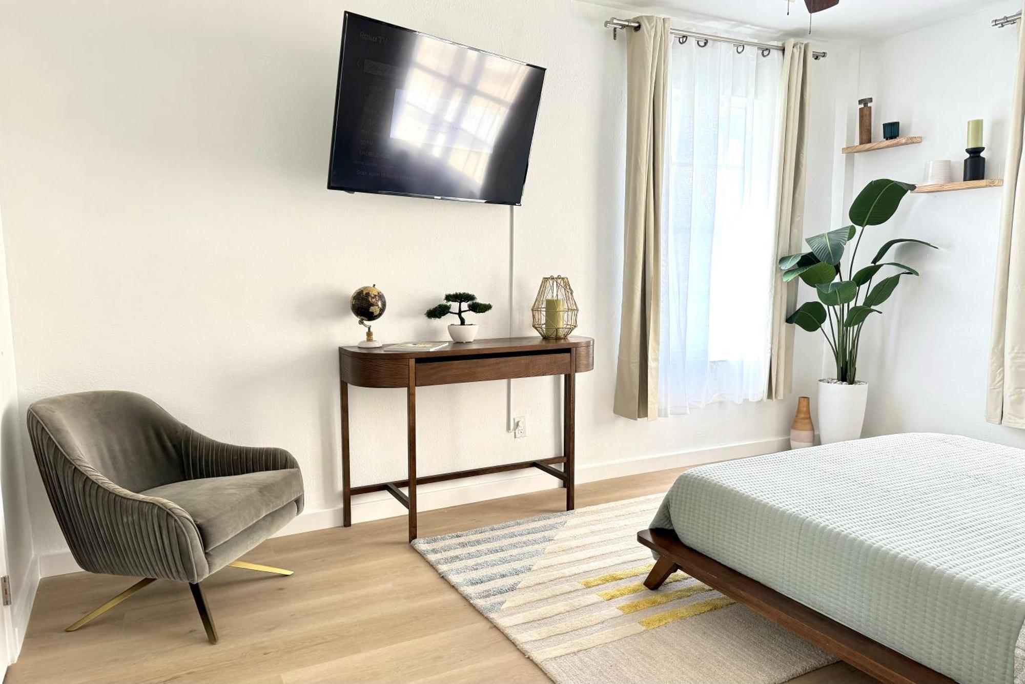 Apartment High-end Apartment, Across The