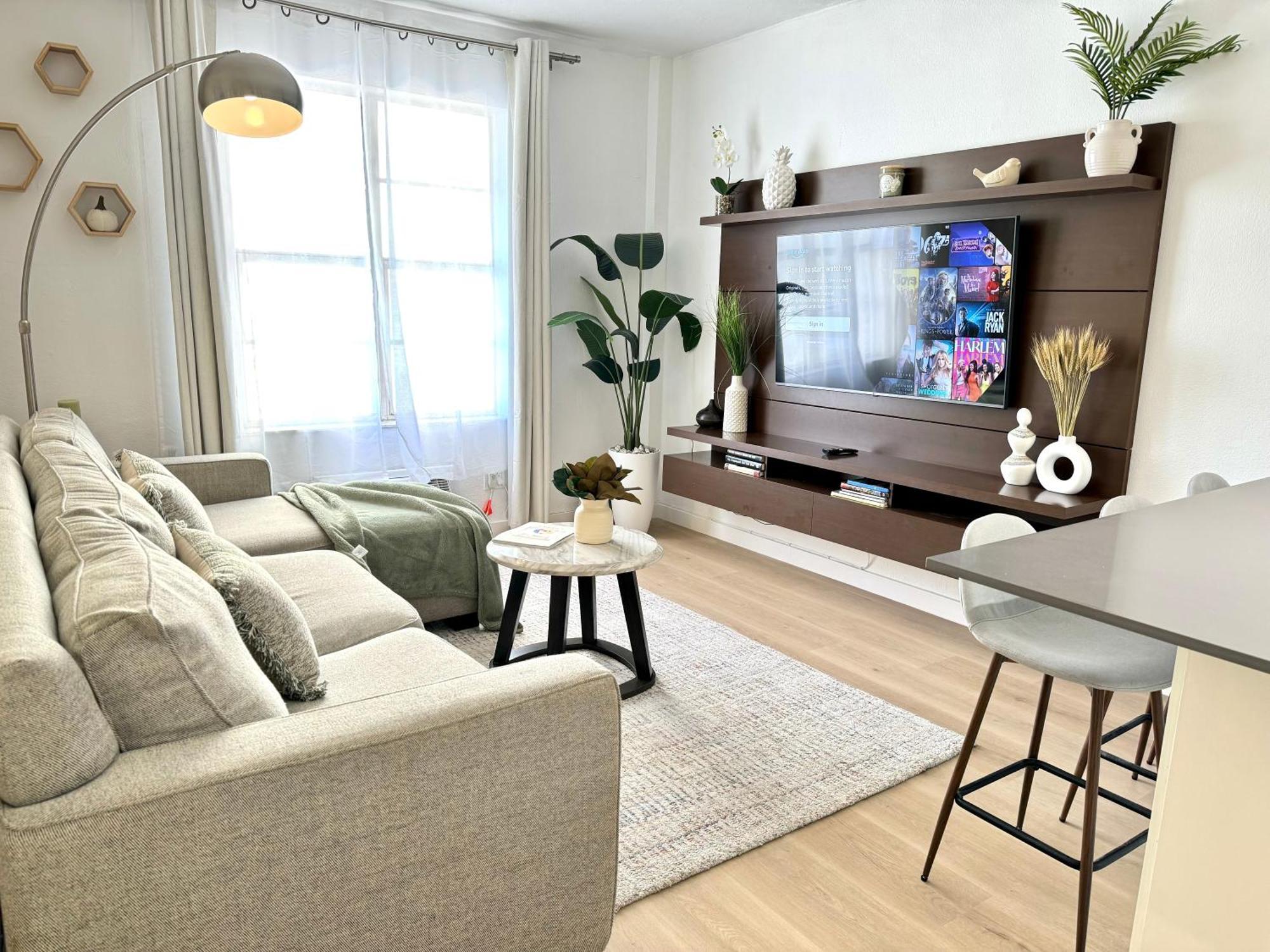 Apartment High-end Apartment, Across The
