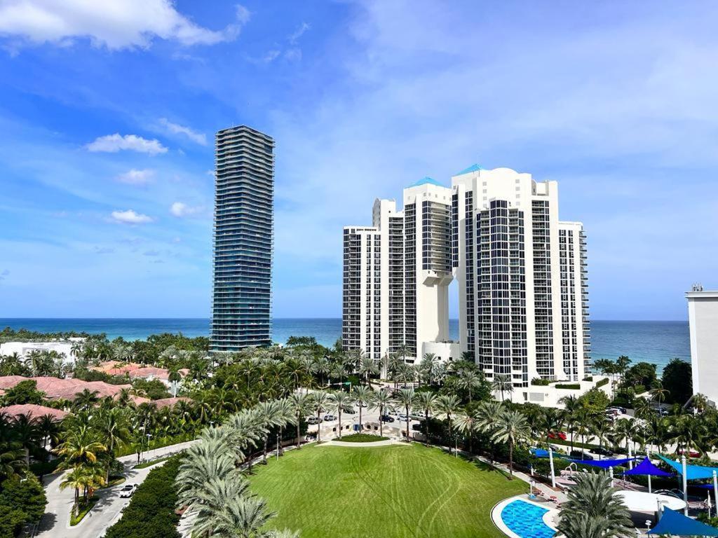 Apartment Spacious Of 2br - 2bth Near Of The Great Price