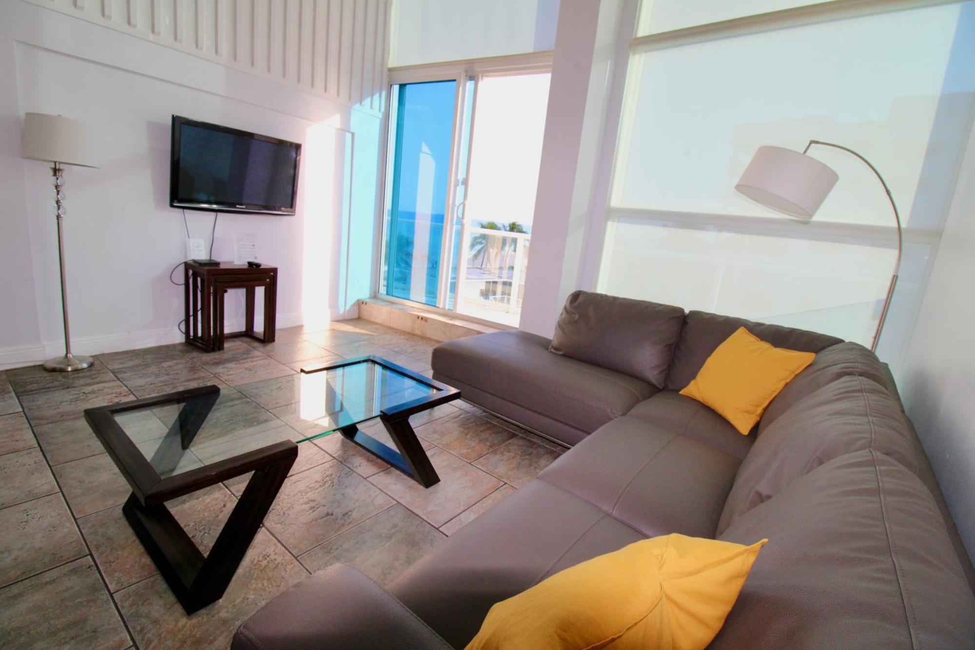 Castle M16 Oceanview Loft With Access, Pool, Tennis And Free Parking! Ferienhaus *