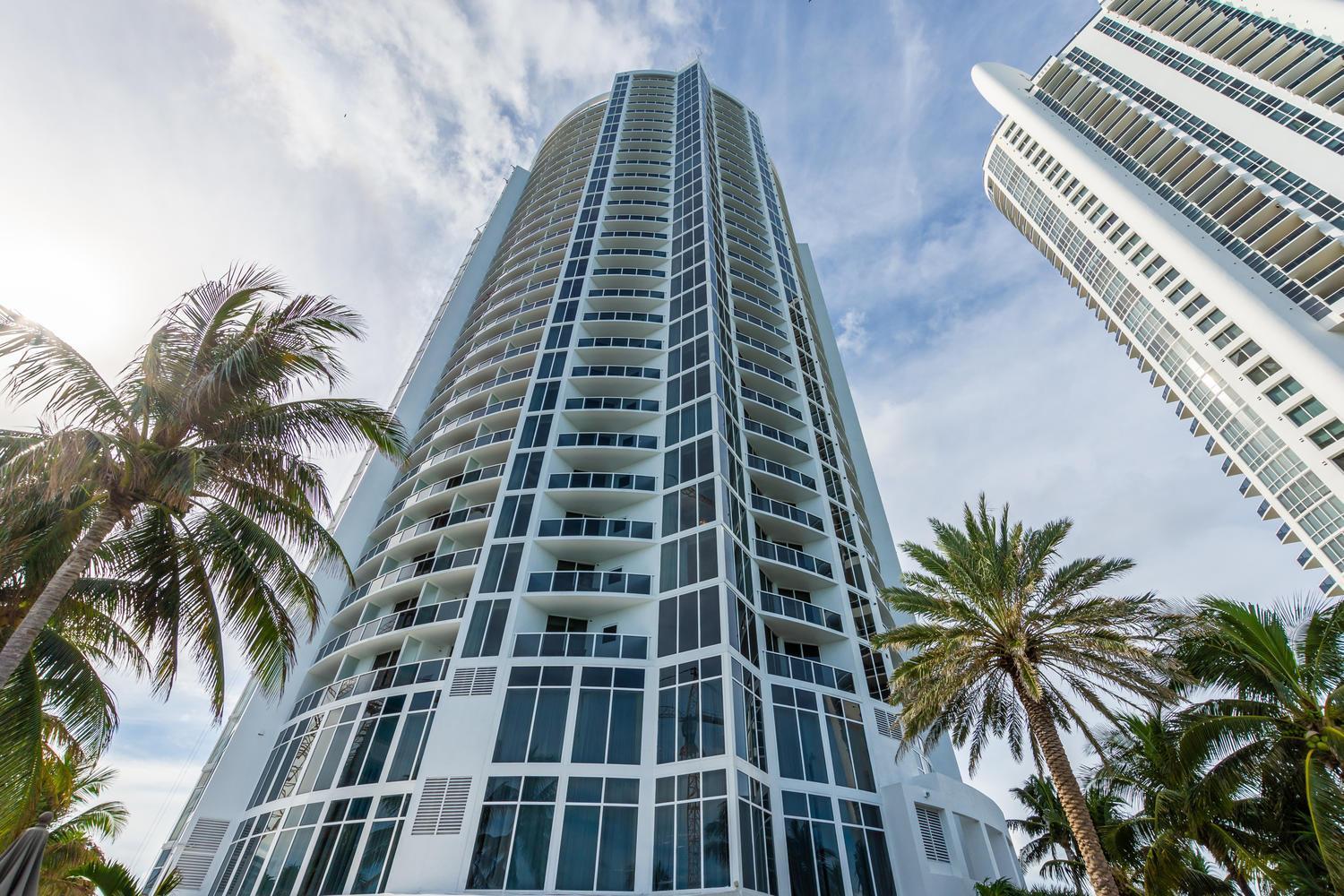 Apartment Luxury Trump International Ocean View 1100sf 1 Bd *