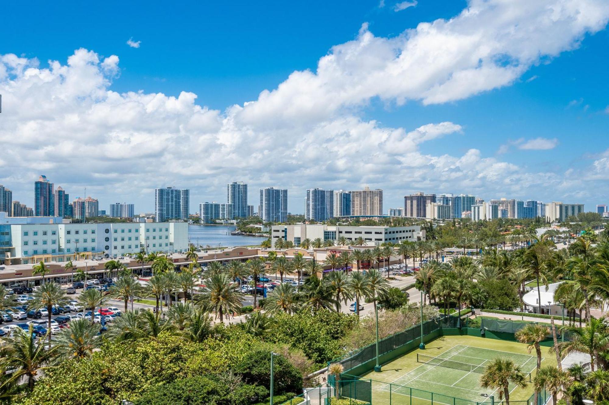 Luxury Trump International Ocean View 1100sf 1 Bd * Miami Beach
