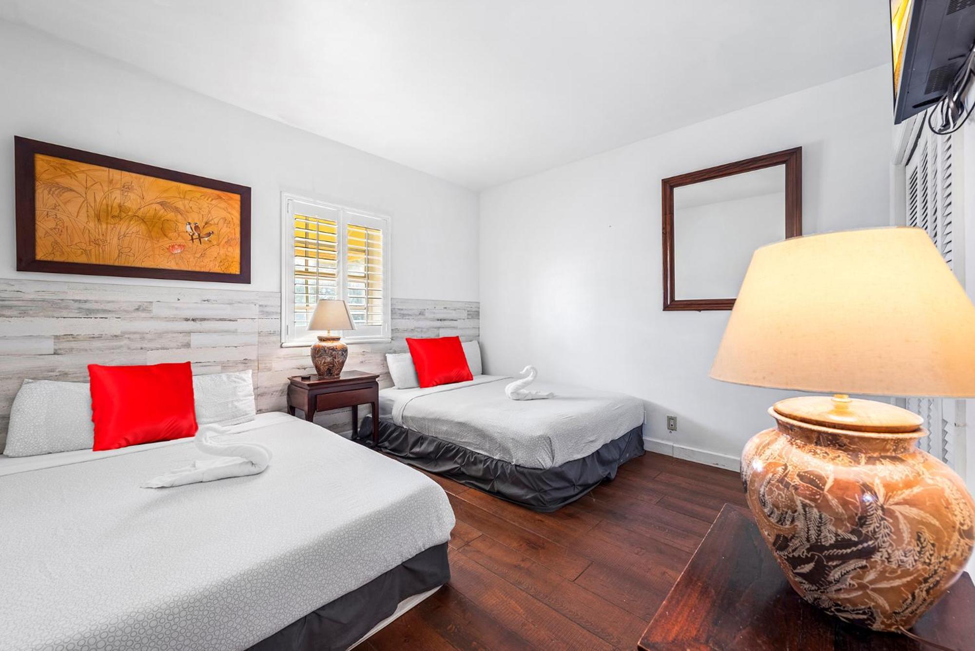 South In Ocean Drive Apartment