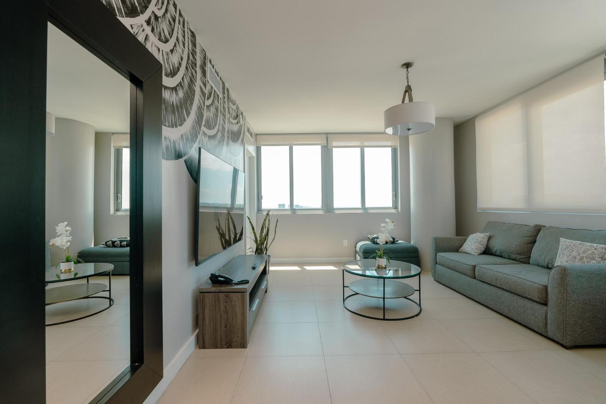 Monte Carlo Miami Apartment *