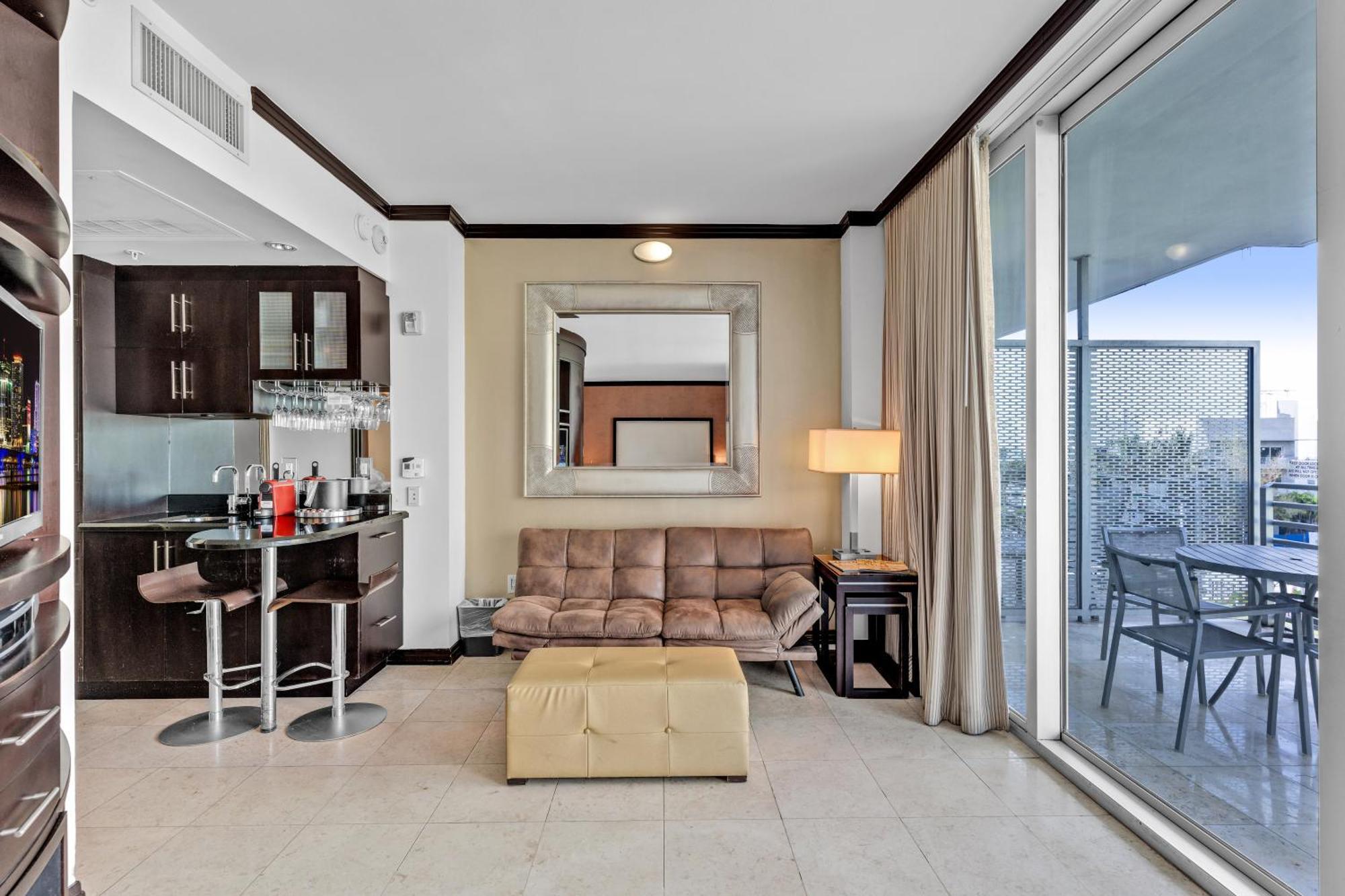 Apartment Large On Ocean Drive With Direct Access To The *