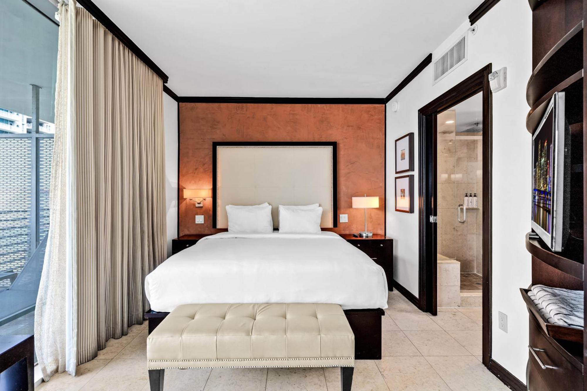Large On Ocean Drive With Direct Access To The * Miami Beach