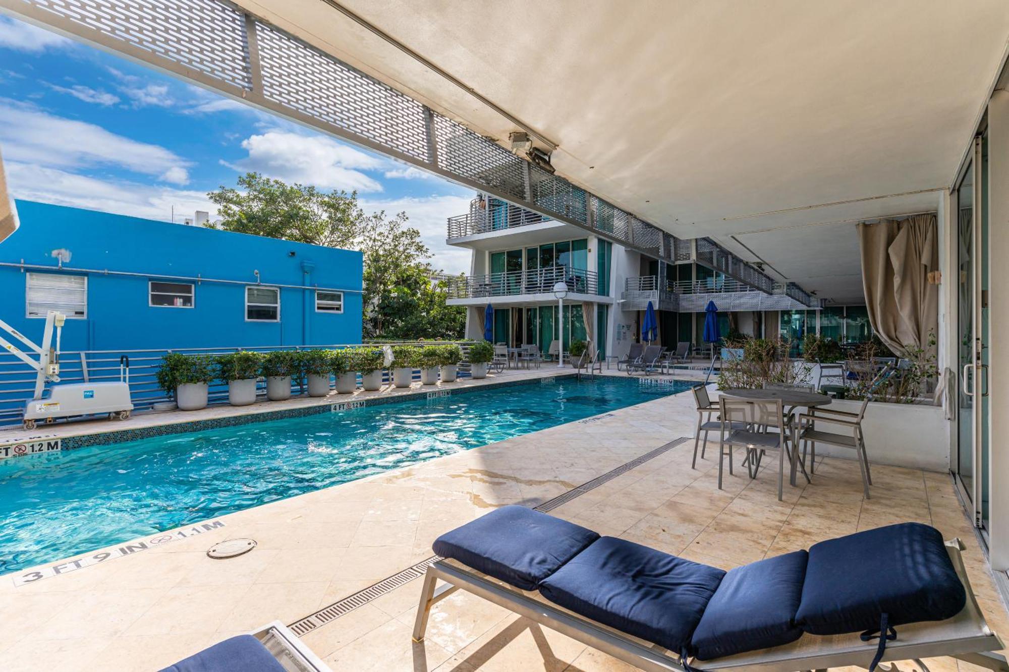 Large On Ocean Drive With Direct Access To The