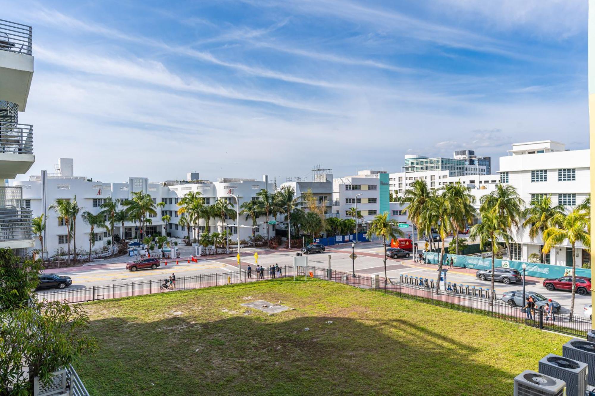 Apartment Large On Ocean Drive With Direct Access To The Miami Beach