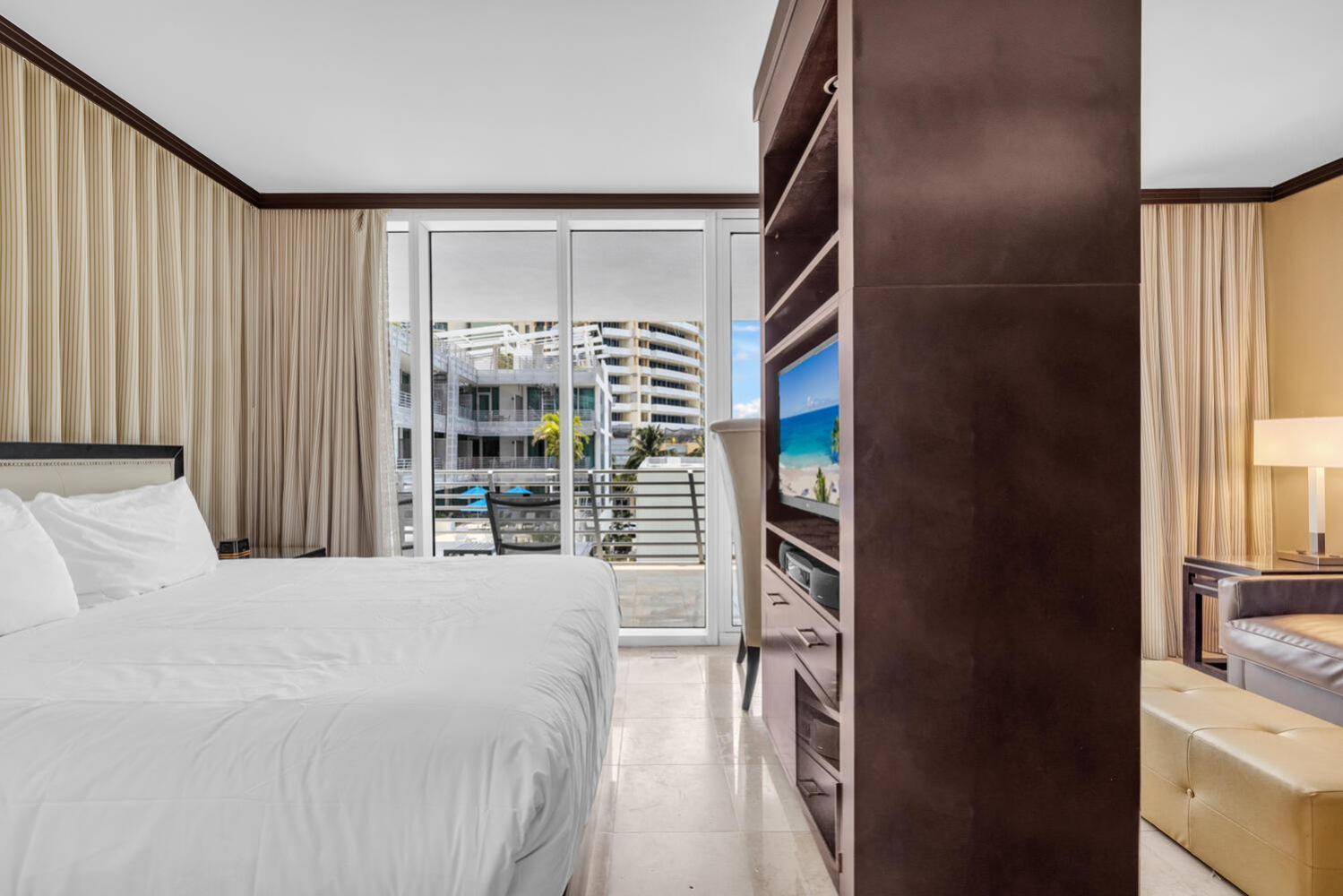 Large On Ocean Drive With Direct Access To The Apartment
