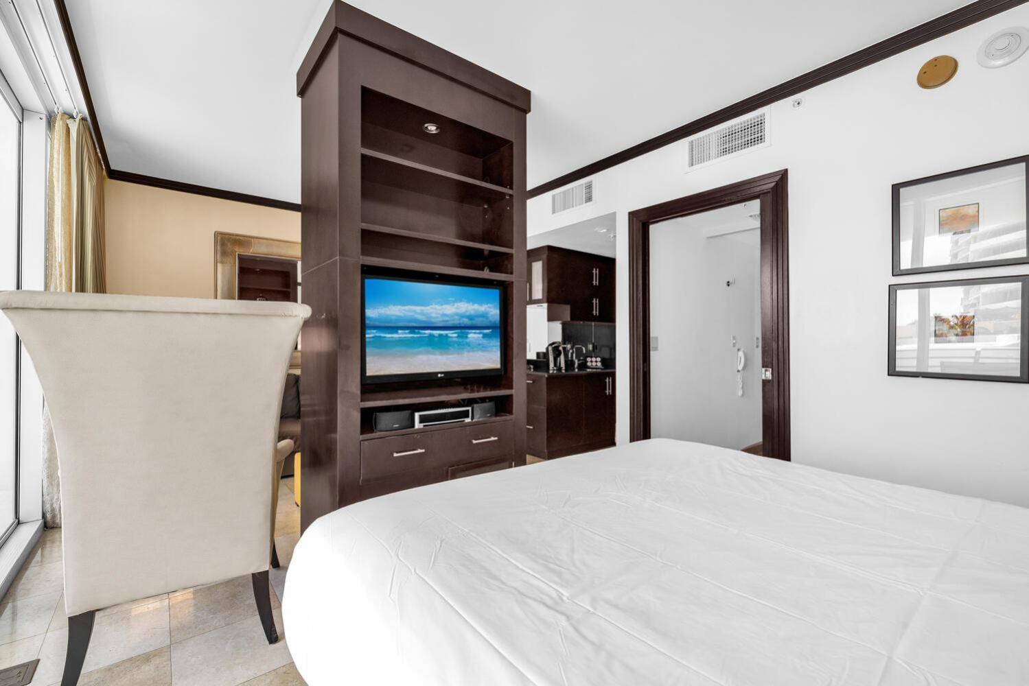 Large On Ocean Drive With Direct Access To The Apartment Miami Beach