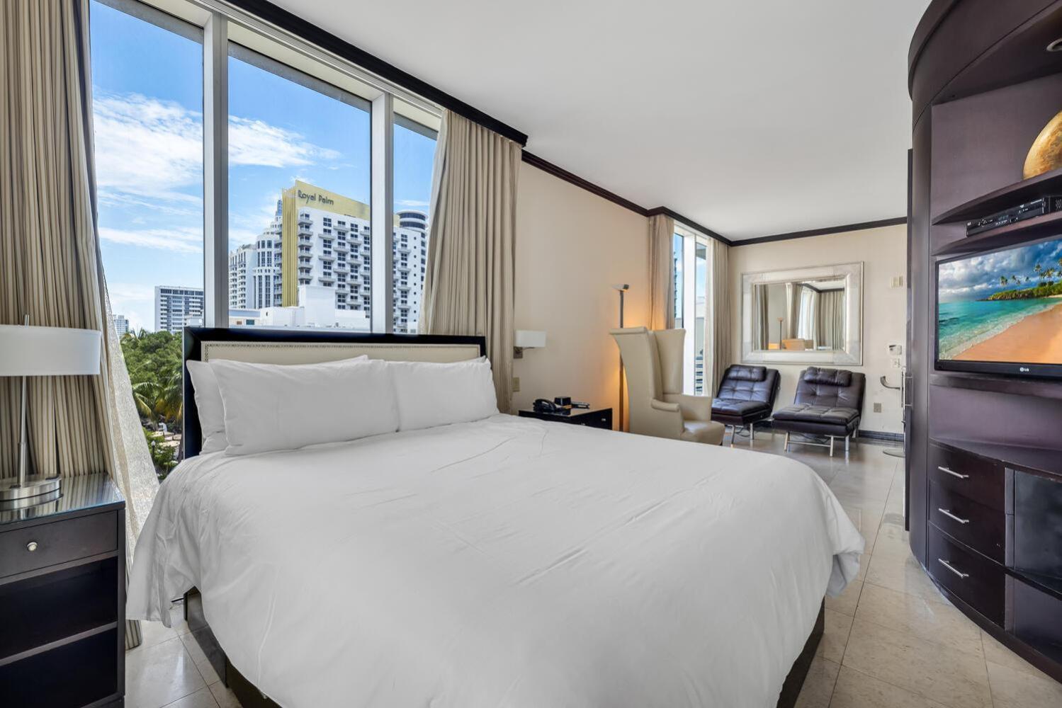 Large On Ocean Drive With Direct Access To The Miami Beach