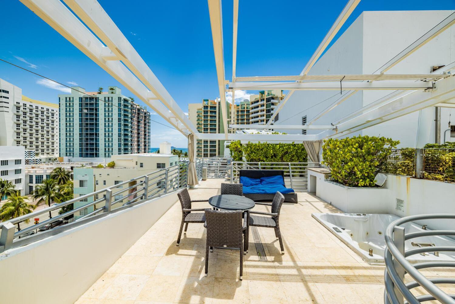 Apartment Large On Ocean Drive With Direct Access To The *