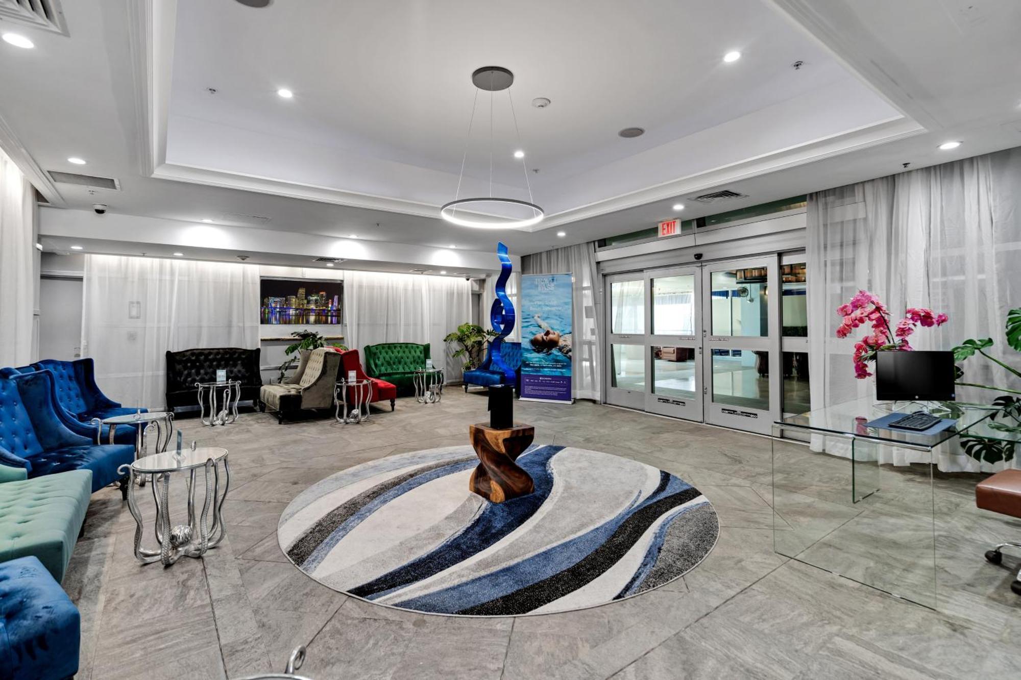 Apartment Large On Ocean Drive With Direct Access To The Miami Beach