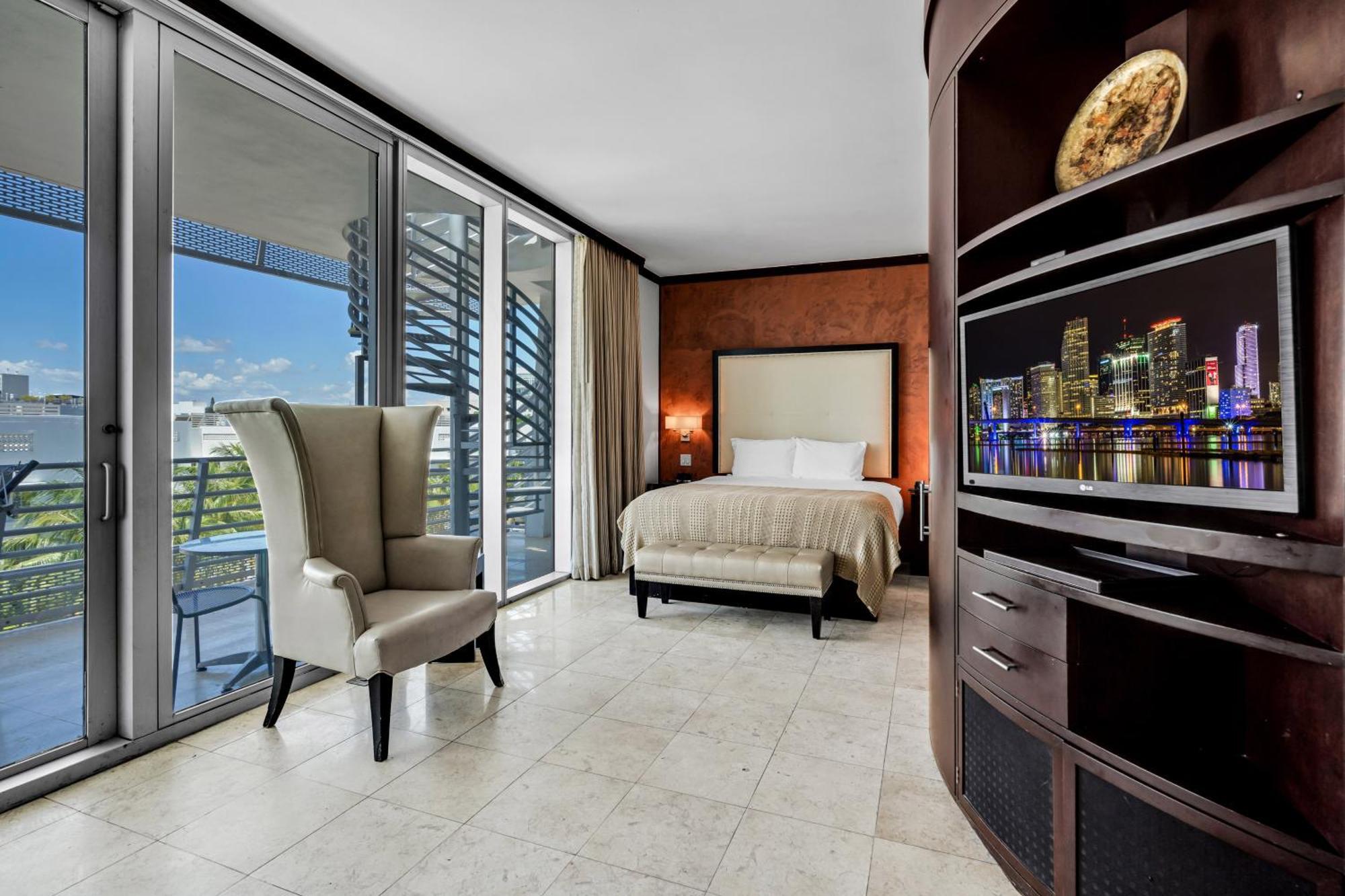 Large On Ocean Drive With Direct Access To The Apartment *