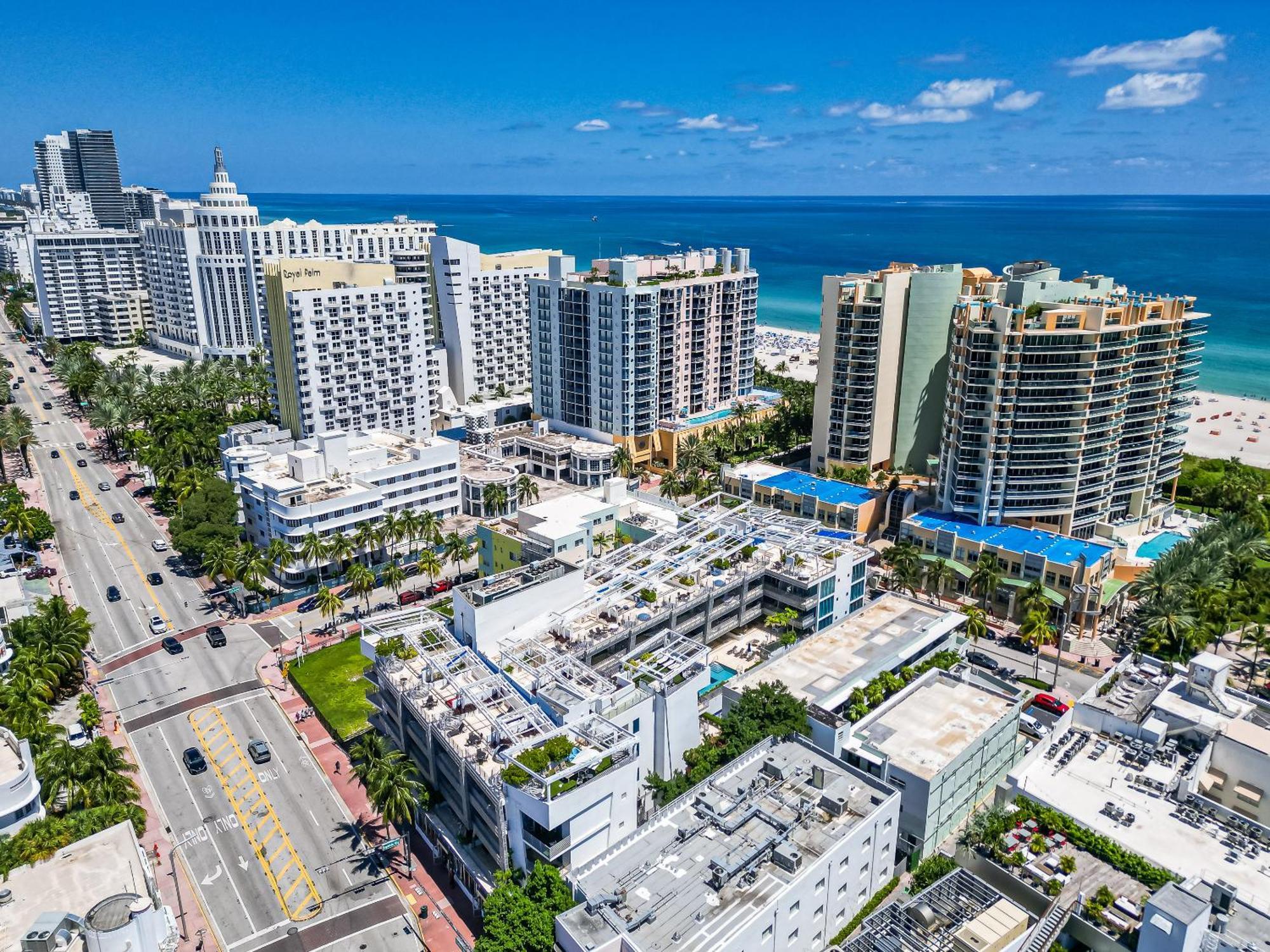 Large On Ocean Drive With Direct Access To The Apartment *