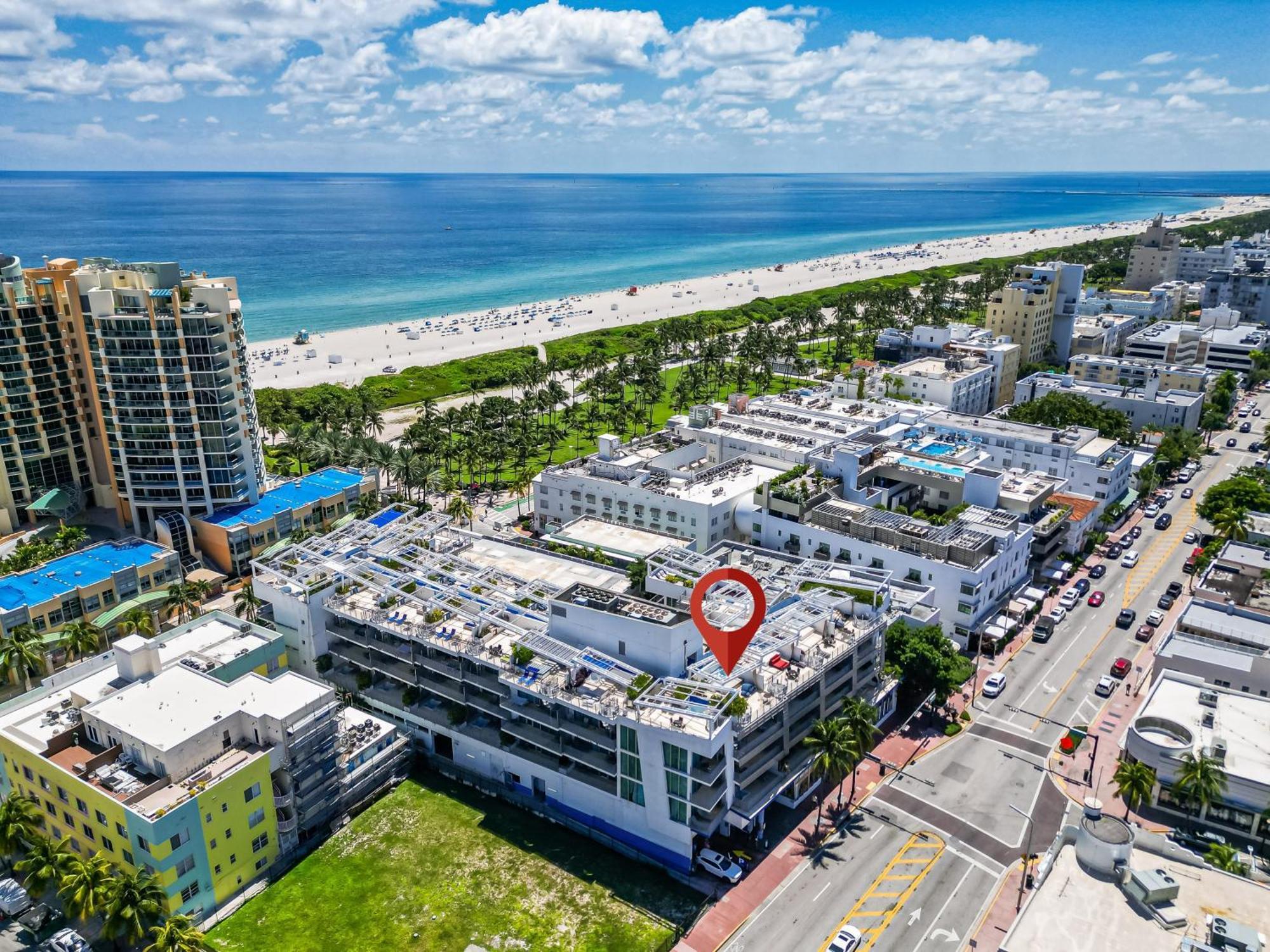 Large On Ocean Drive With Direct Access To The