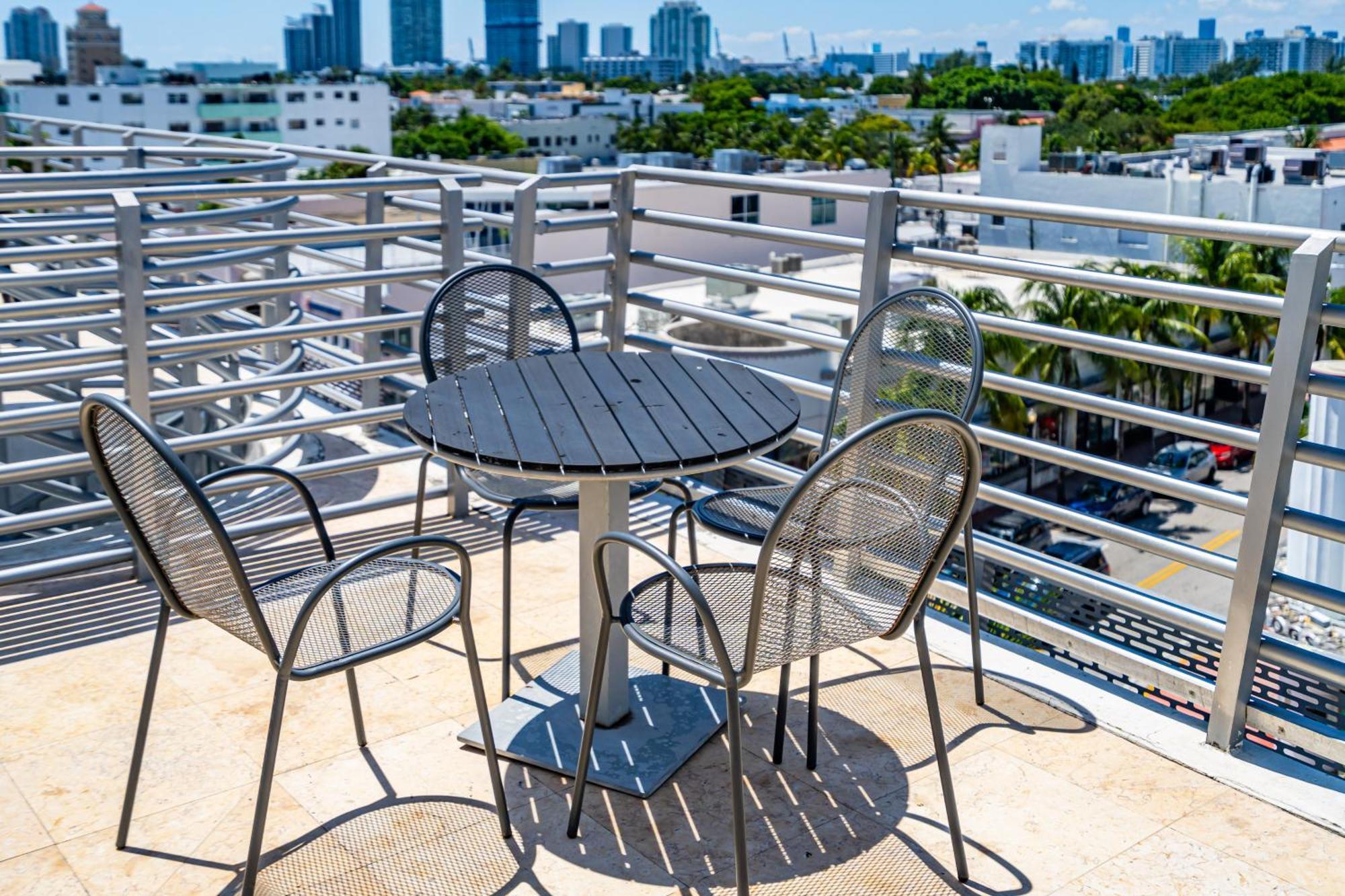 Large On Ocean Drive With Direct Access To The Apartment Miami Beach