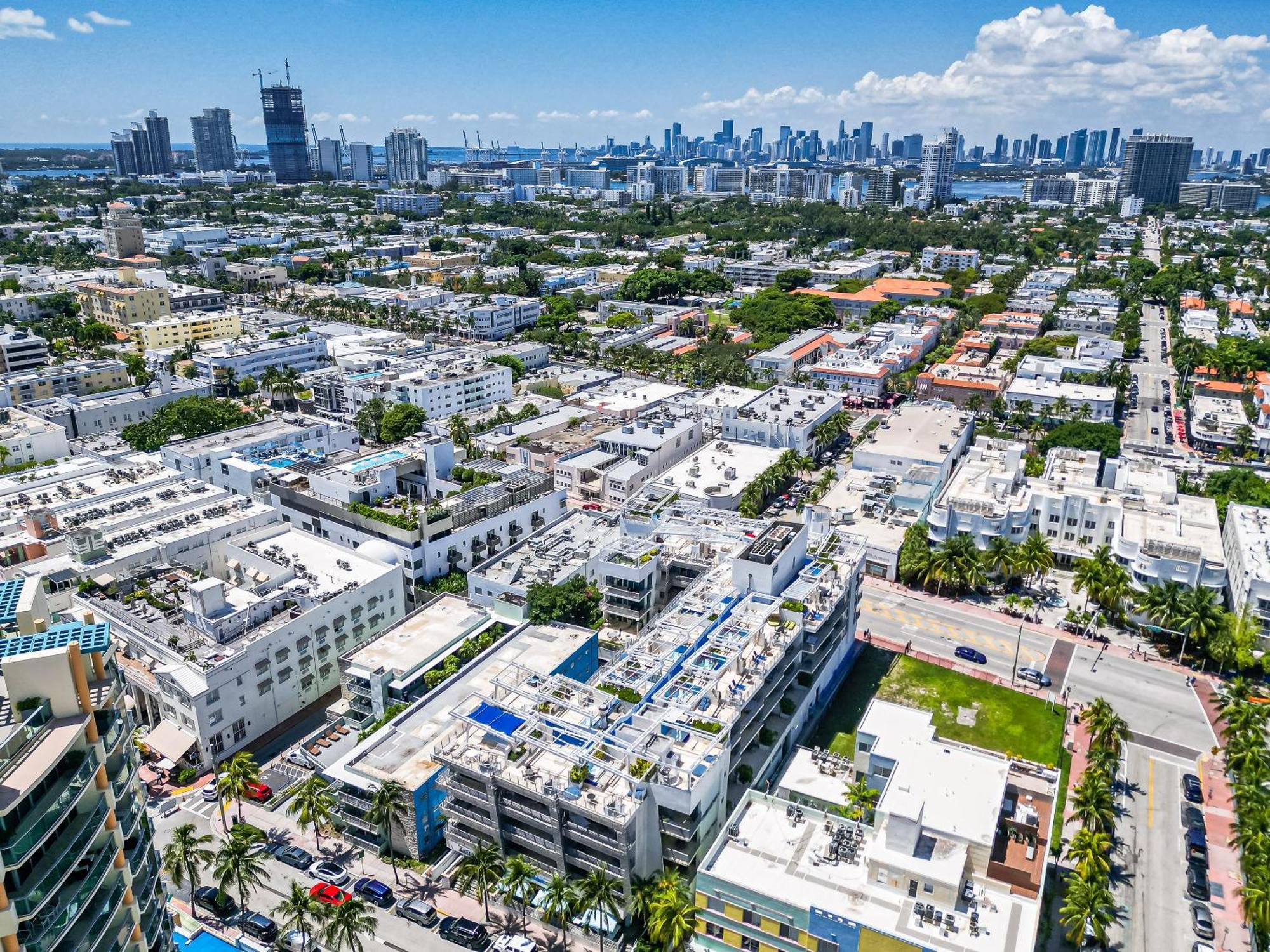 Large On Ocean Drive With Direct Access To The * Miami Beach