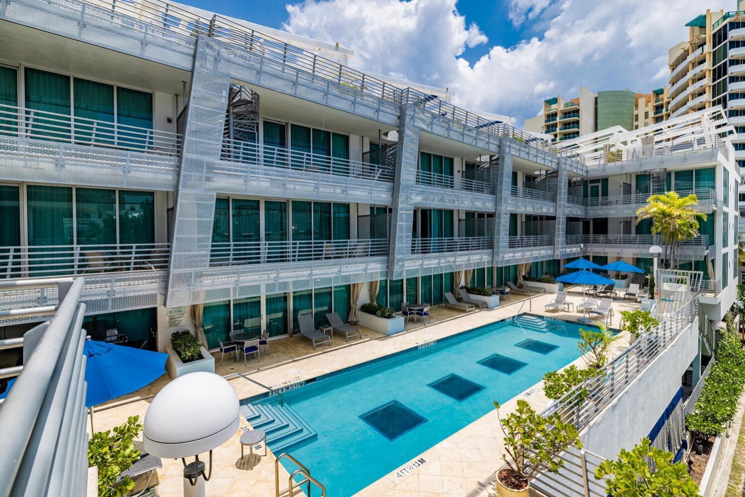 Large On Ocean Drive With Direct Access To The *