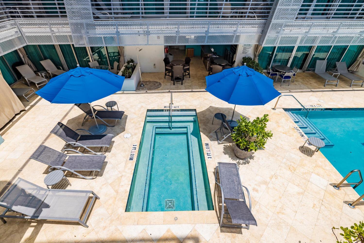 Large On Ocean Drive With Direct Access To The Miami Beach
