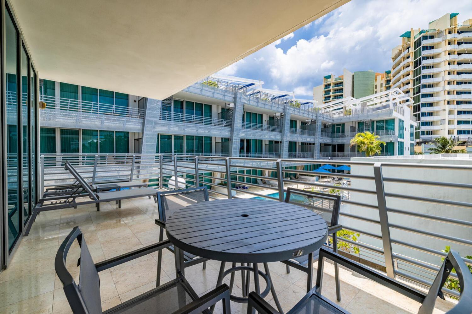 Apartment Large On Ocean Drive With Direct Access To The Miami Beach