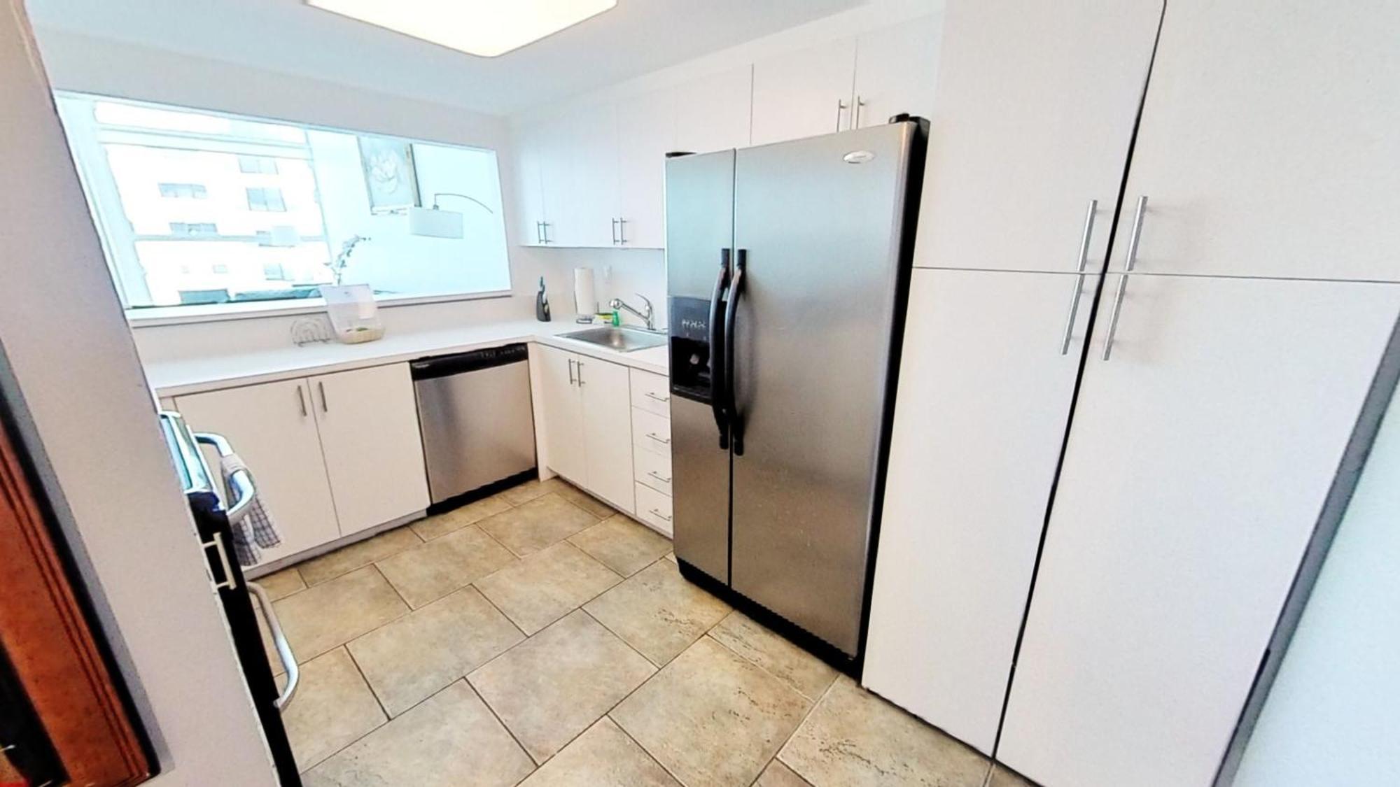 Castle M16 Oceanview Loft With Access, Pool, Tennis And Free Parking! Ferienhaus *