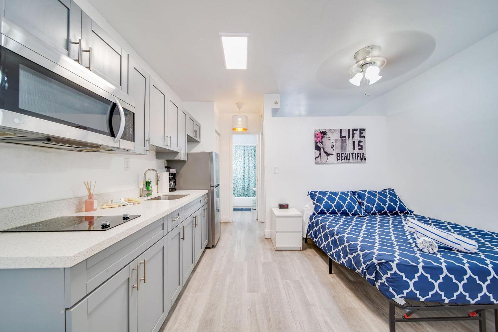 Apartment Beachy 1 B/r, W/2 Queen Beds, On Ocean Drive