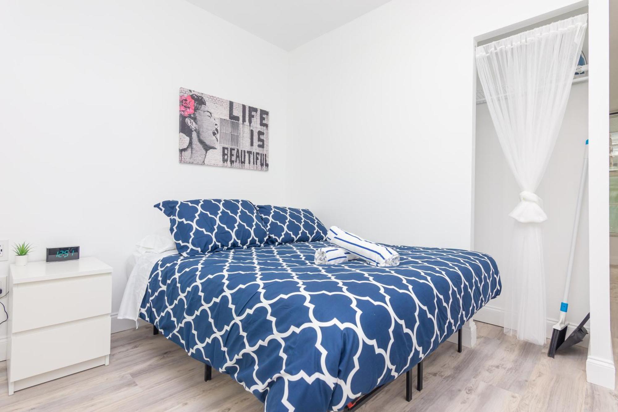 Ocean Drive Deco W/2 Queen Beds, Steps 2 Apartment Miami Beach