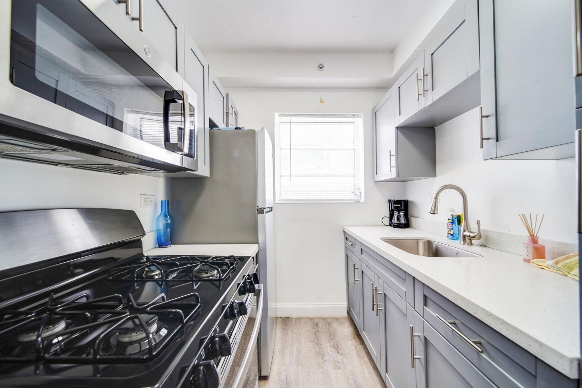 Apartment Deco Ocean Dr Deal, W/2 Queen Beds, South