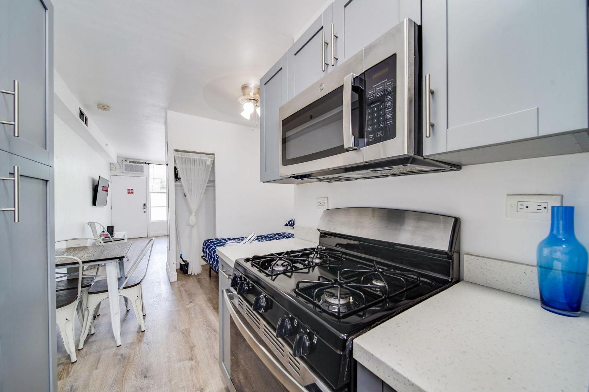 Deco Ocean Dr Deal, W/2 Queen Beds, South * Miami Beach
