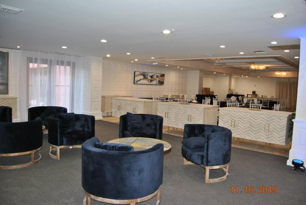 Luxury Beachfront 3 Bedroom Miami Condo, Miami Beach