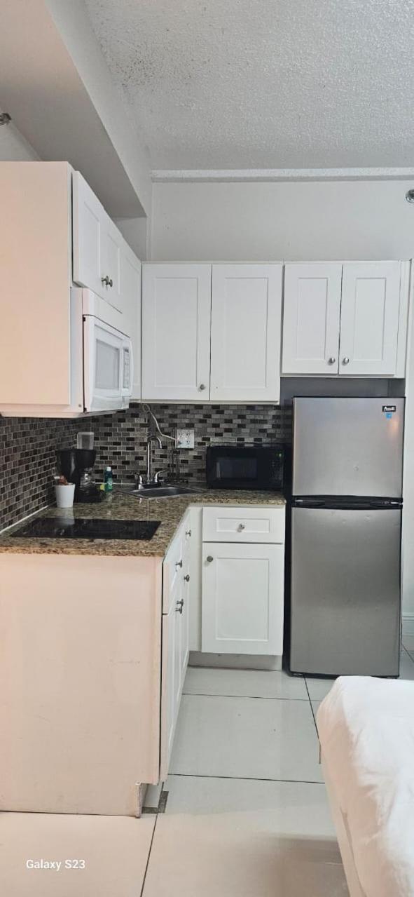 Miami Beachfront With Pool Wifi & Cheap Parking Miami Beach