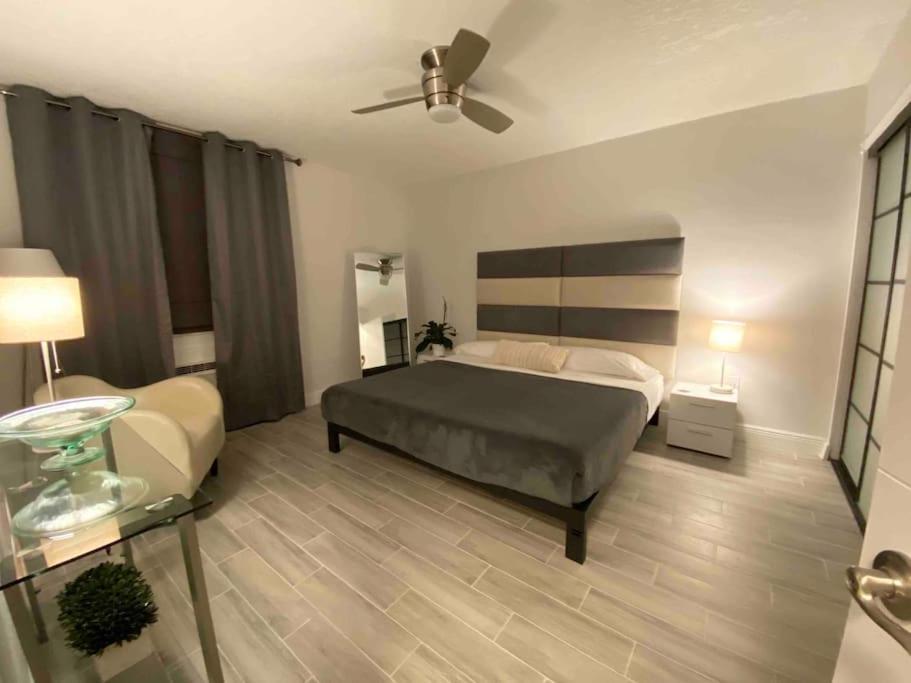 Block From One Bedroom With Parking Apartment *
