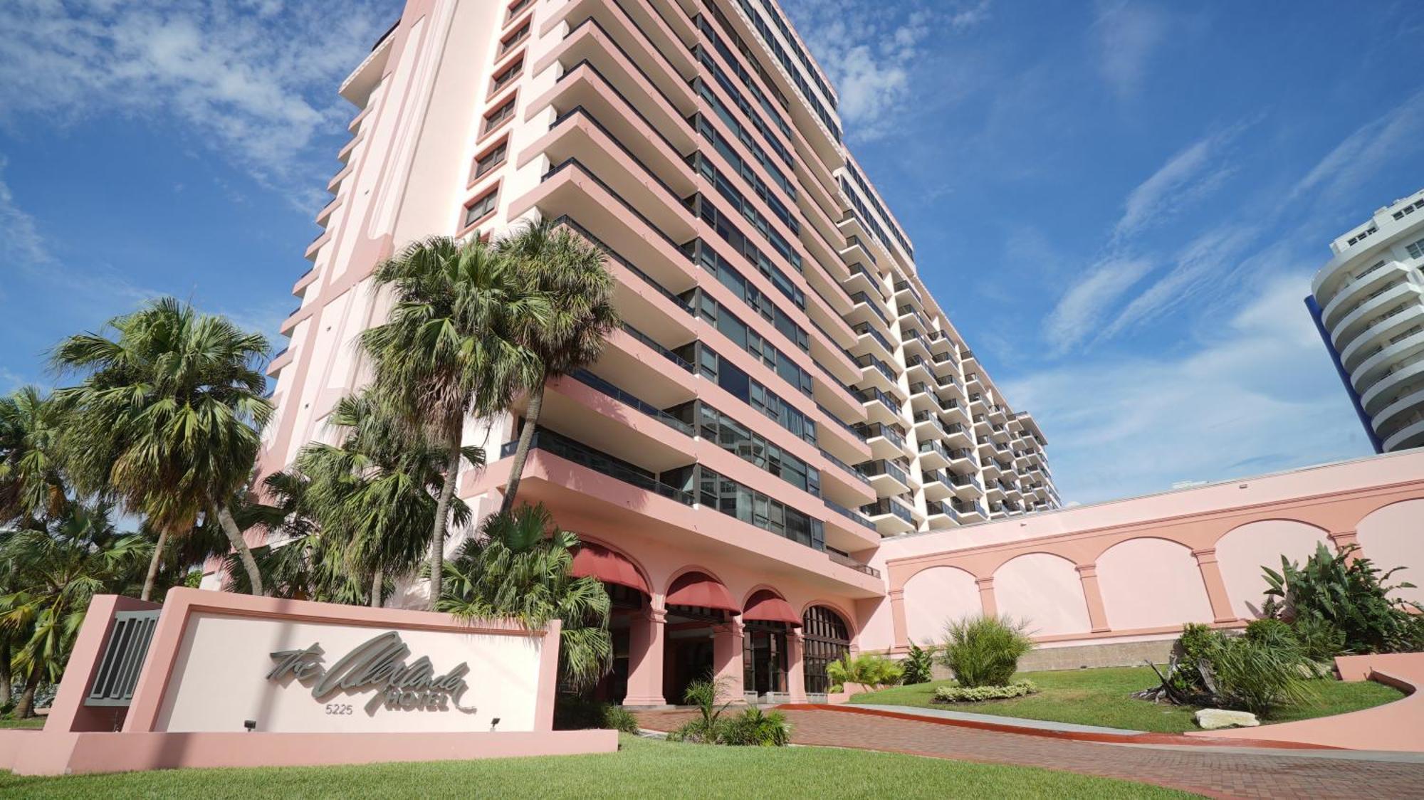 Oceanview On The 123 5* Miami Beach