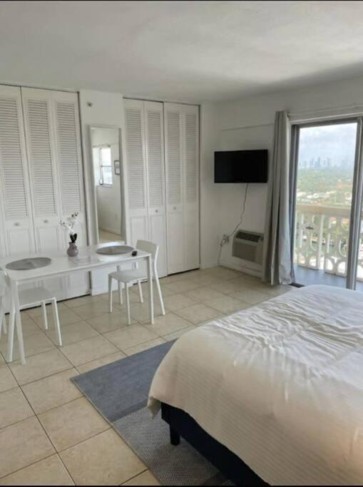 1505- Downtown Miami Bay View Retreat With 1br & 1ba