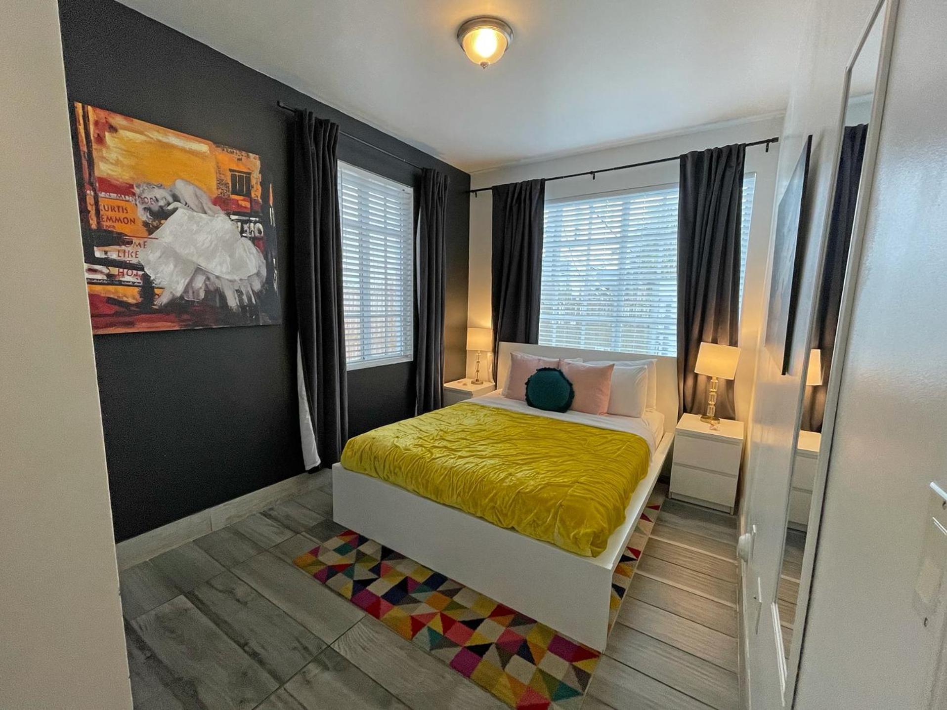 3 Minute Walk To 2 Bedroom Family Friendly With No Pet Fee Apartment