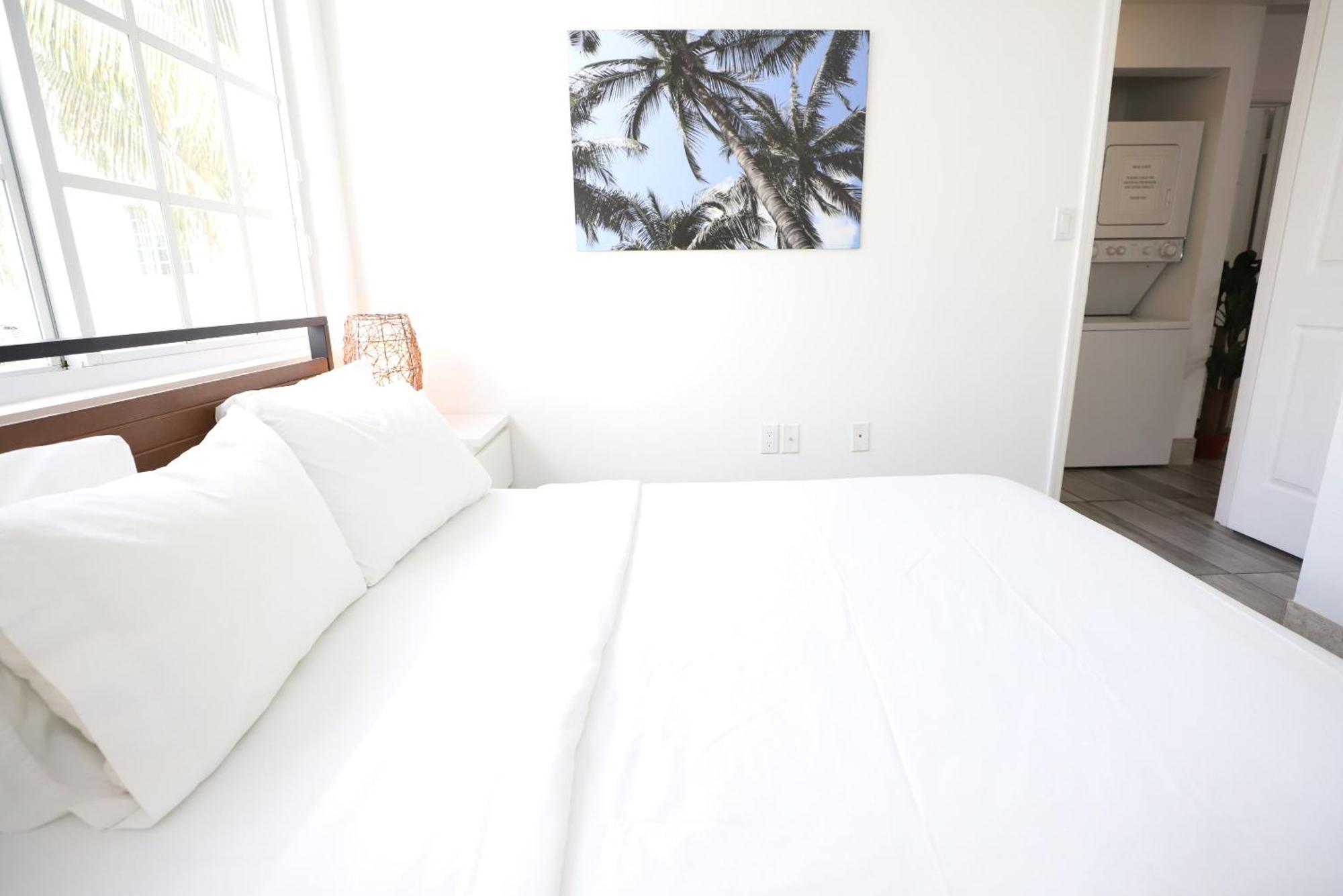 3 Minute Walk To 2 Bedroom Family Friendly With No Pet Fee Apartment *