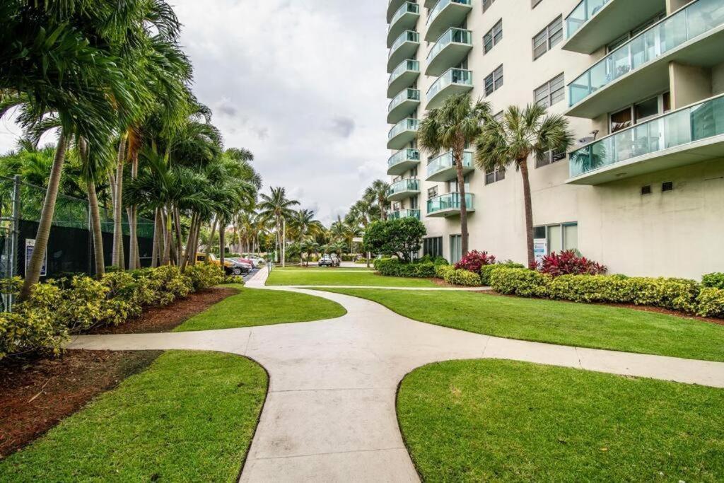 Spacious Of 2br - 2bth Near Of The Great Price Apartment *