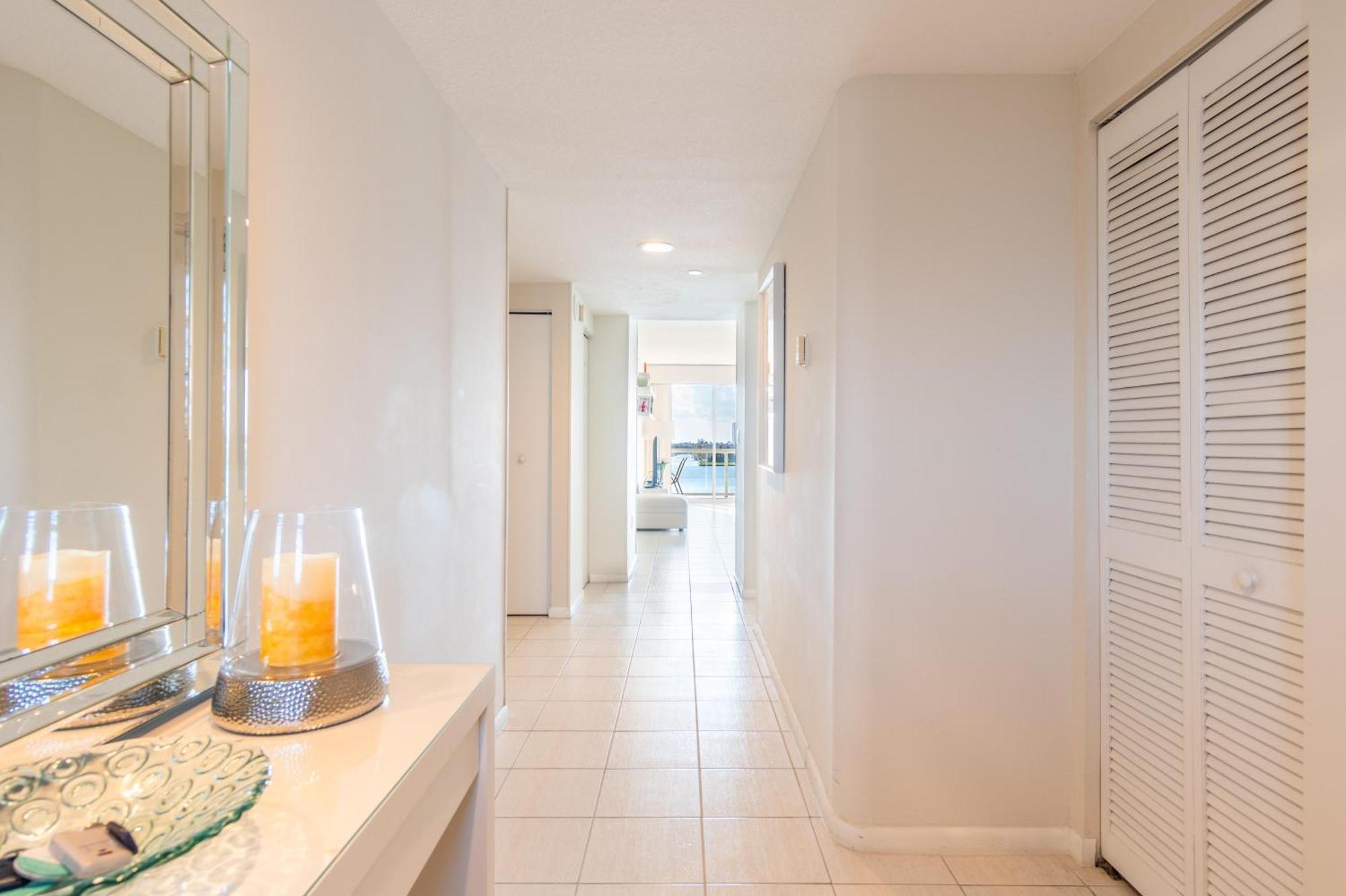 Golden Bay 56 Miami Beach