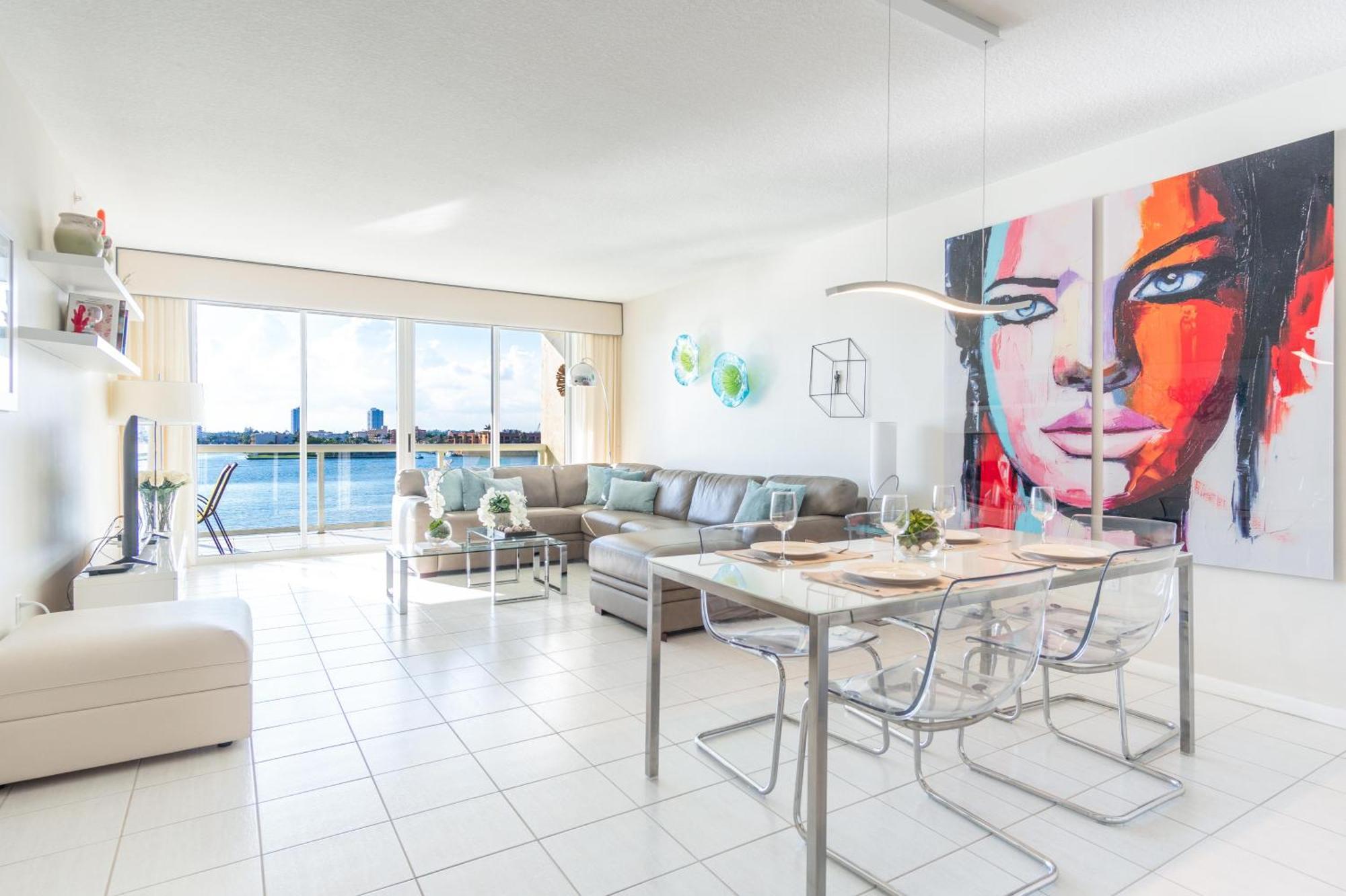 Golden Bay 56 Apartment