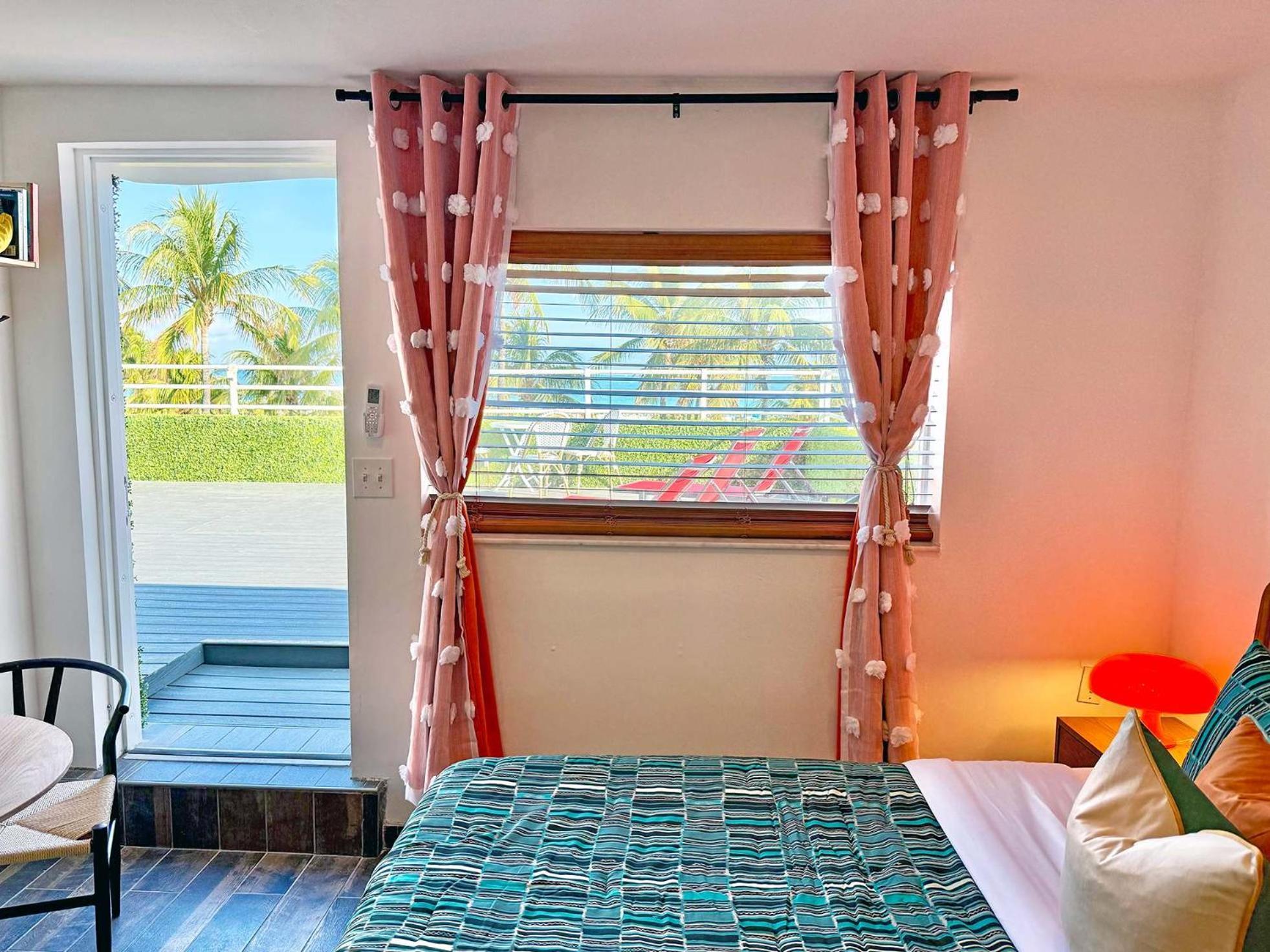 Ocean Drive Rooftop With Ocean Views & Terrace * Miami Beach