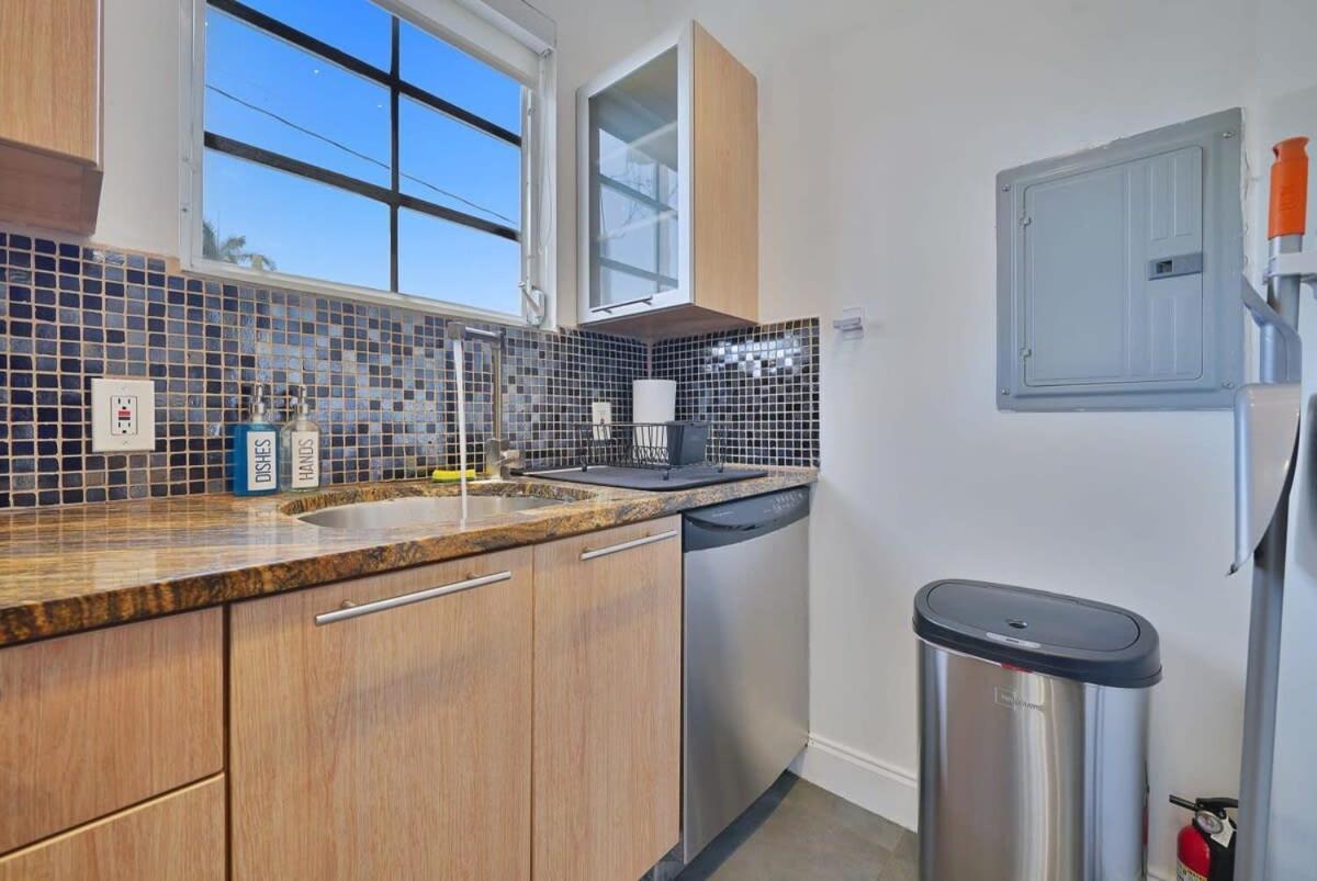 Large & Bright Sleep Up To 8 Only 2min From Ocean * Miami Beach