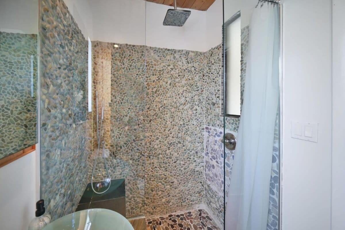 Large & Bright Sleep Up To 8 Only 2min From Ocean Apartment