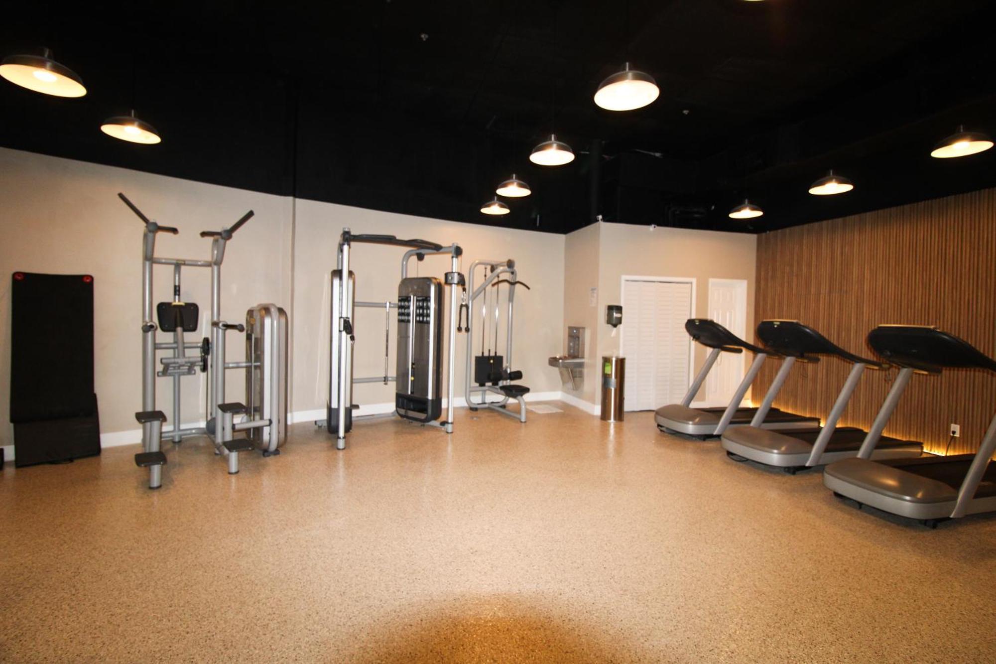 Castle M16 Oceanview Loft With Access, Pool, Tennis And Free Parking! Miami Beach