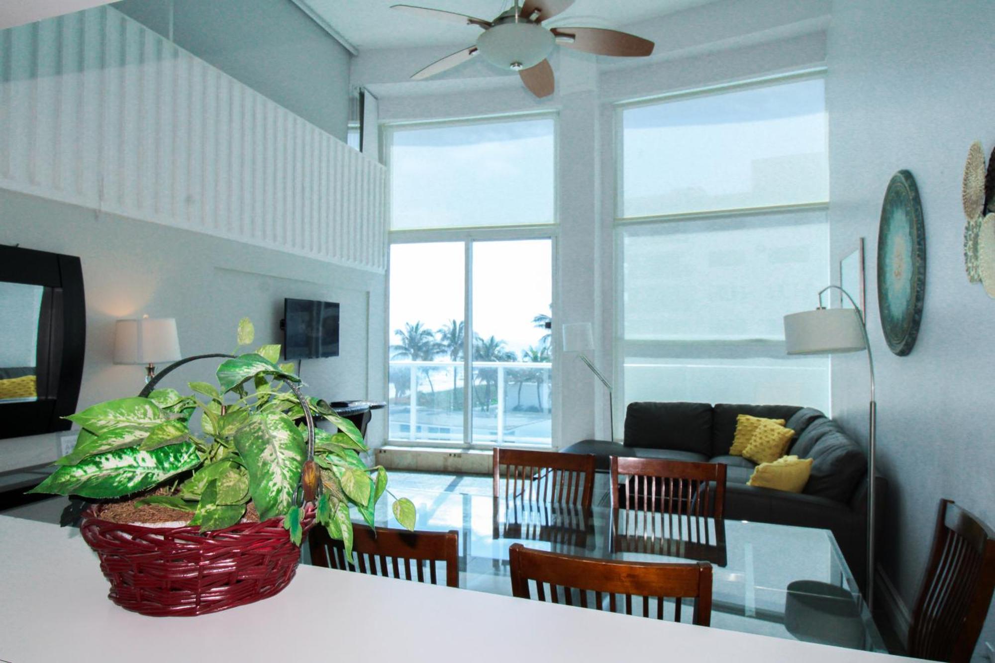 Castle M16 Oceanview Loft With Access, Pool, Tennis And Free Parking! Ferienhaus