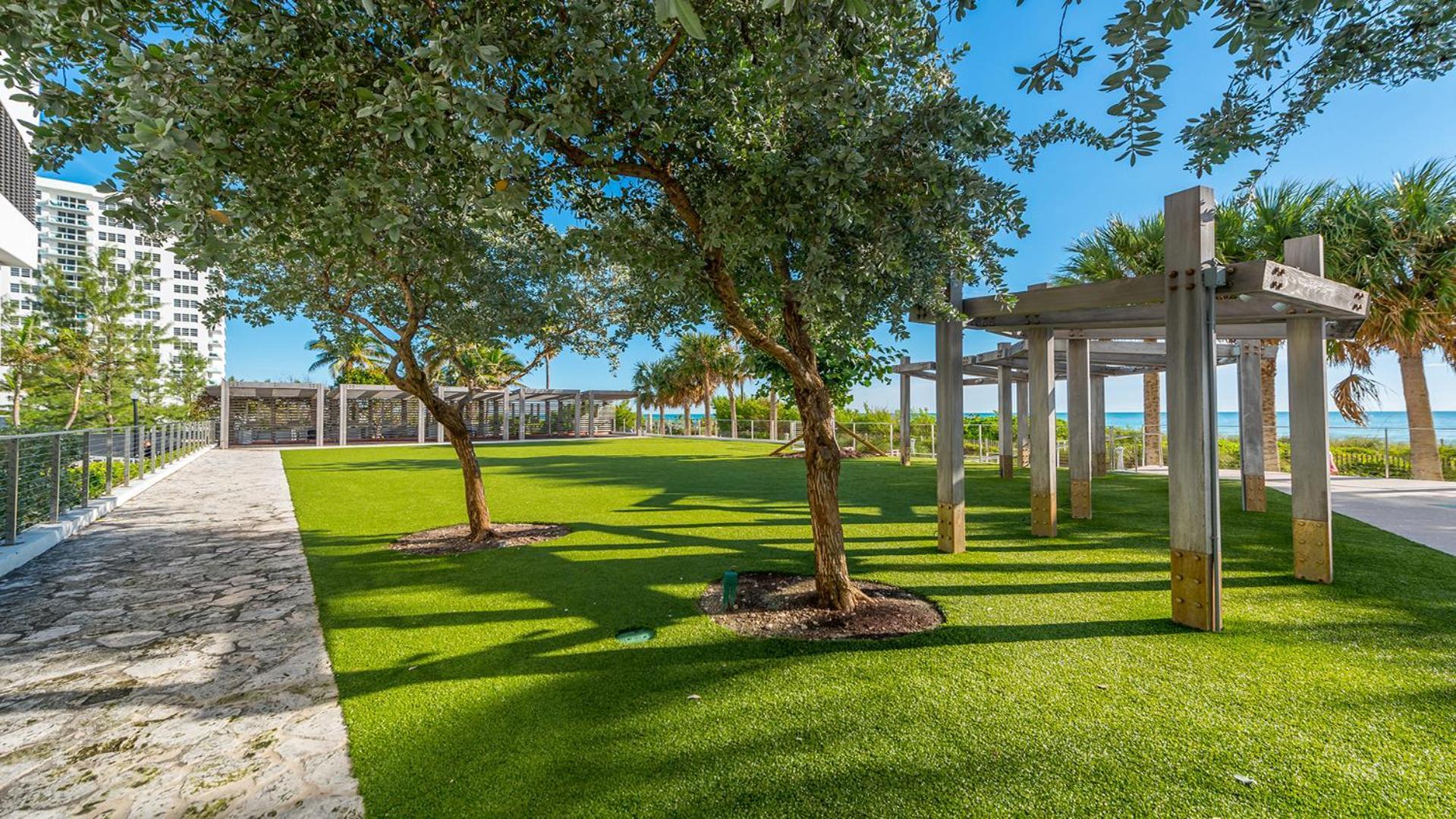 1 Bedroom Private At Carillon Miami -911