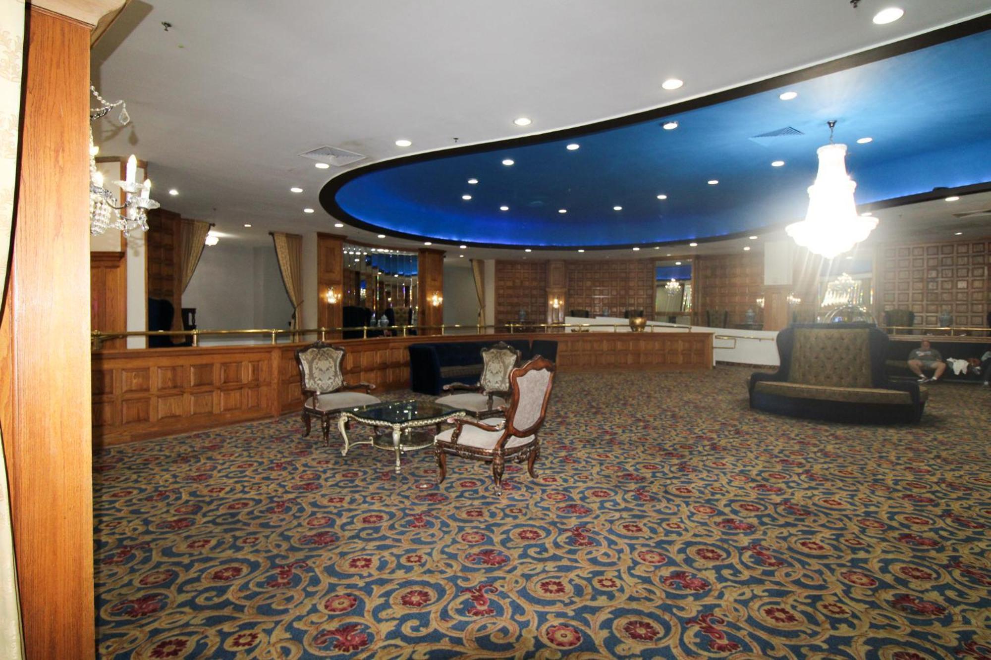 Castle Ph15 Spacious Penthouse With Balcony, Access, Pool, Tennis, Free Parking Miami Beach