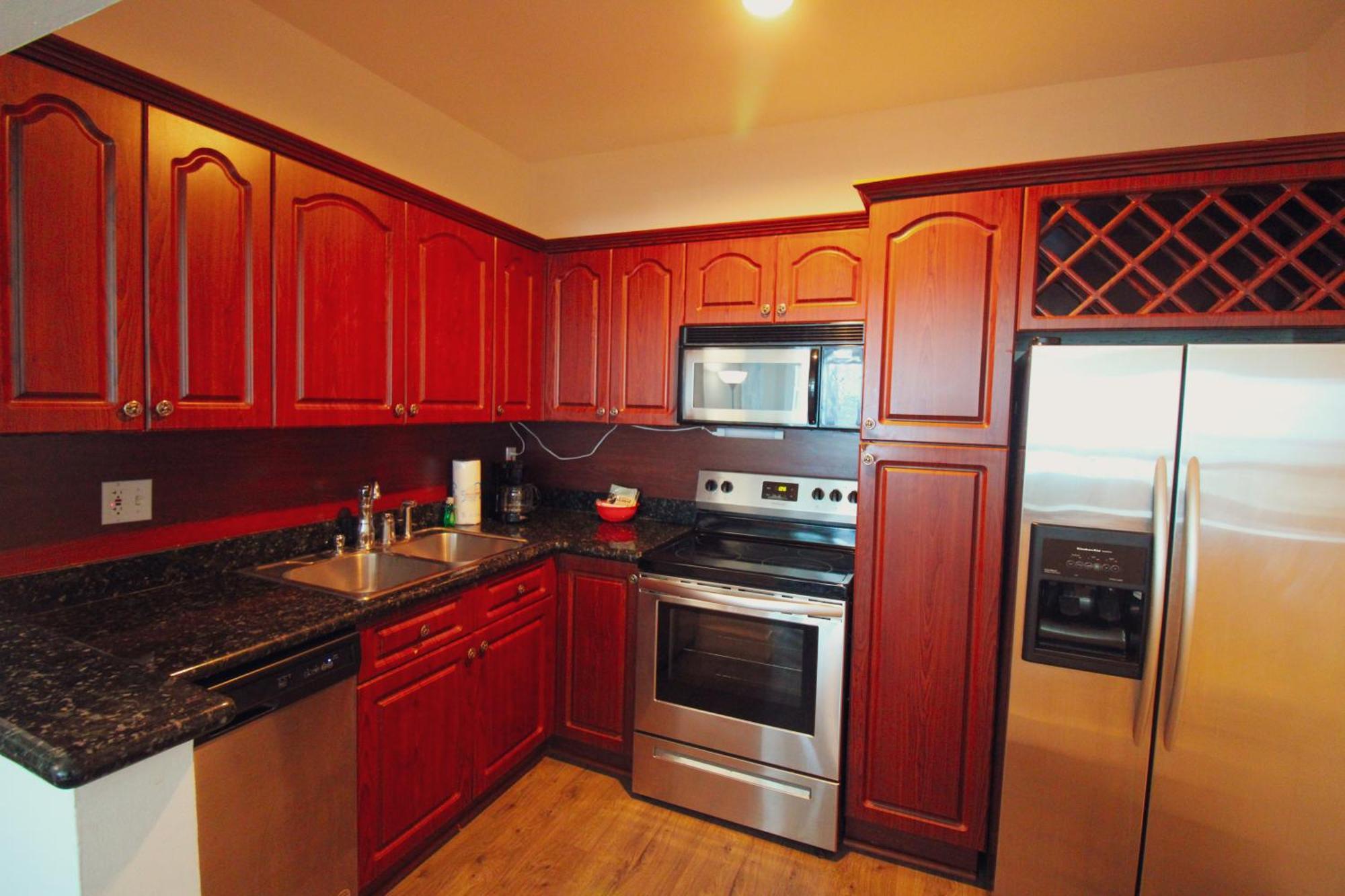 Castle Ph15 Spacious Penthouse With Balcony, Access, Pool, Tennis, Free Parking *