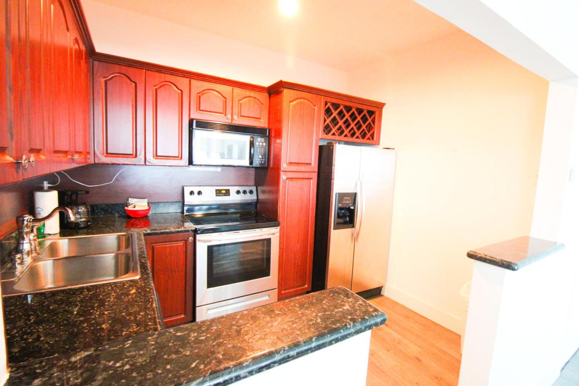 Castle Ph15 Spacious Penthouse With Balcony, Access, Pool, Tennis, Free Parking * Miami Beach
